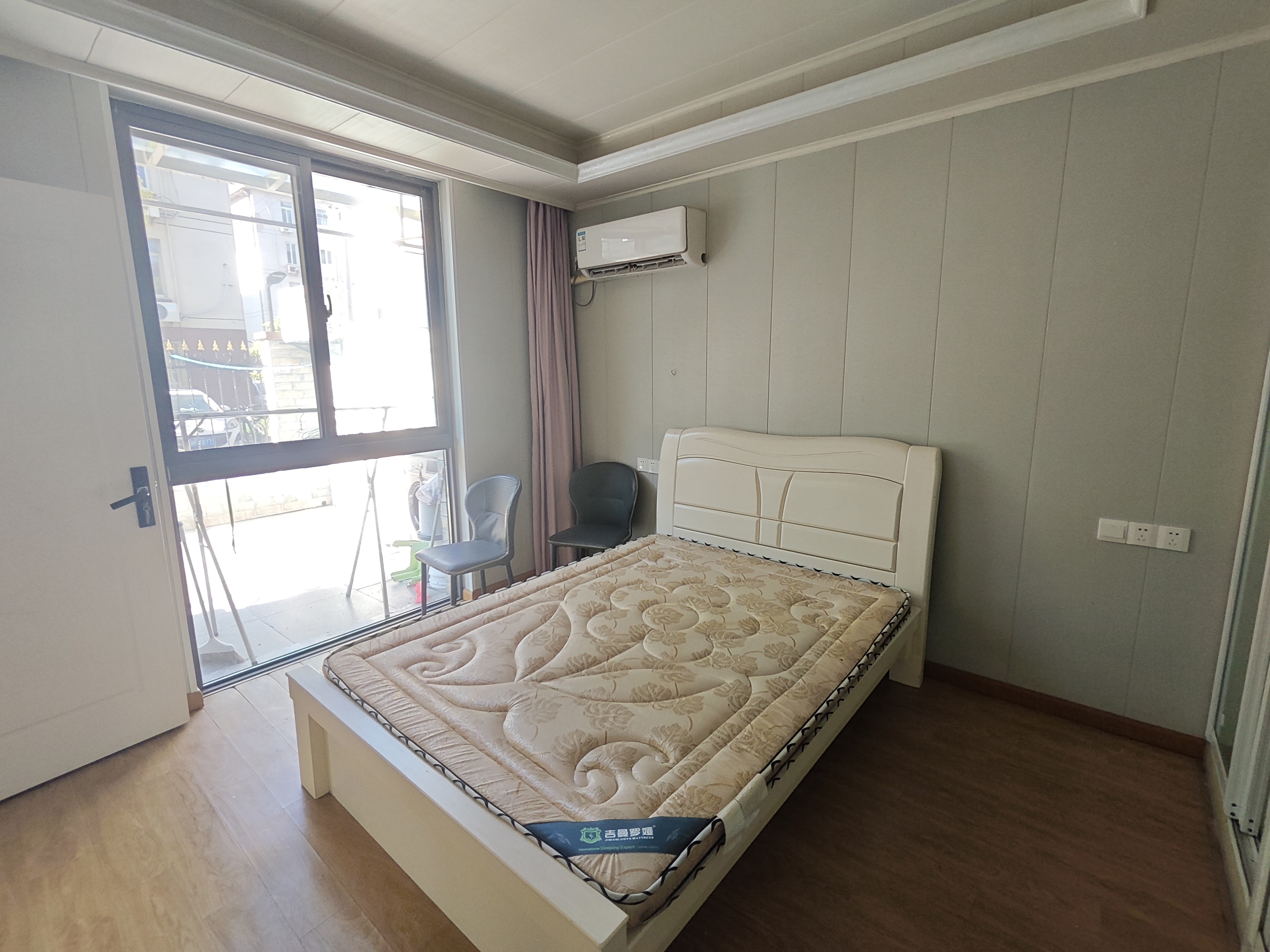 新桥新村 1室1厅1卫 35m&sup2;