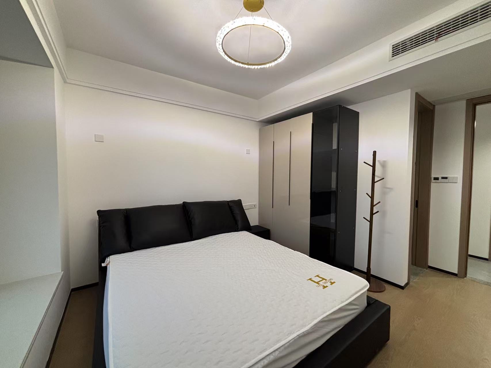 中铁壹号院 3室2厅2卫 112m&sup2;