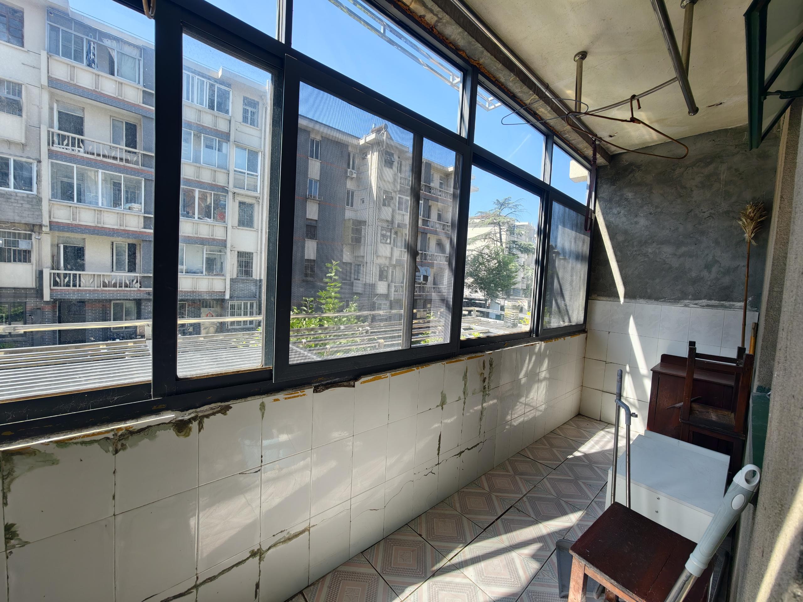 易家桥新村 2室1厅1卫 60m&sup2;