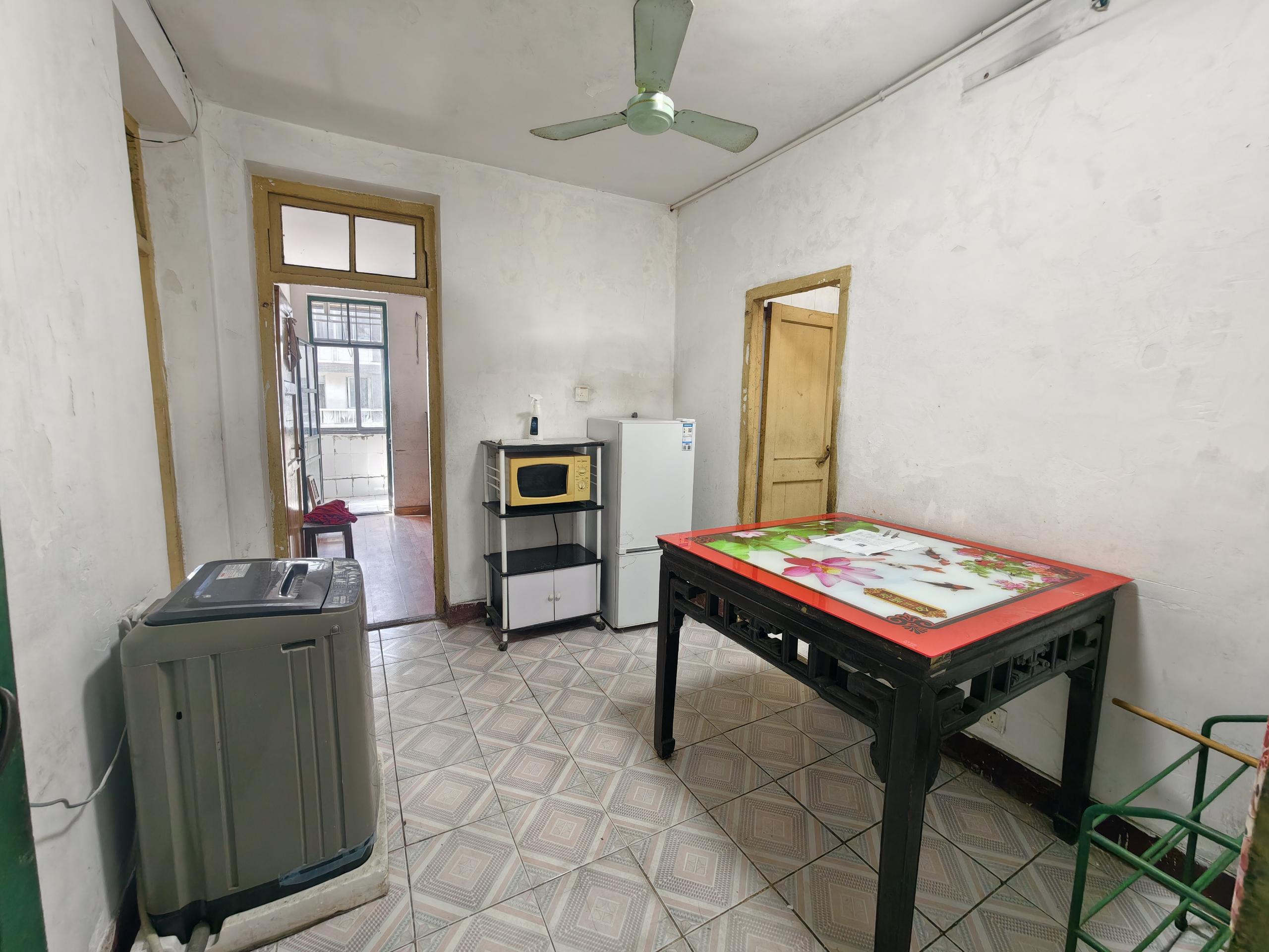 易家桥新村 2室1厅1卫 60m&sup2;