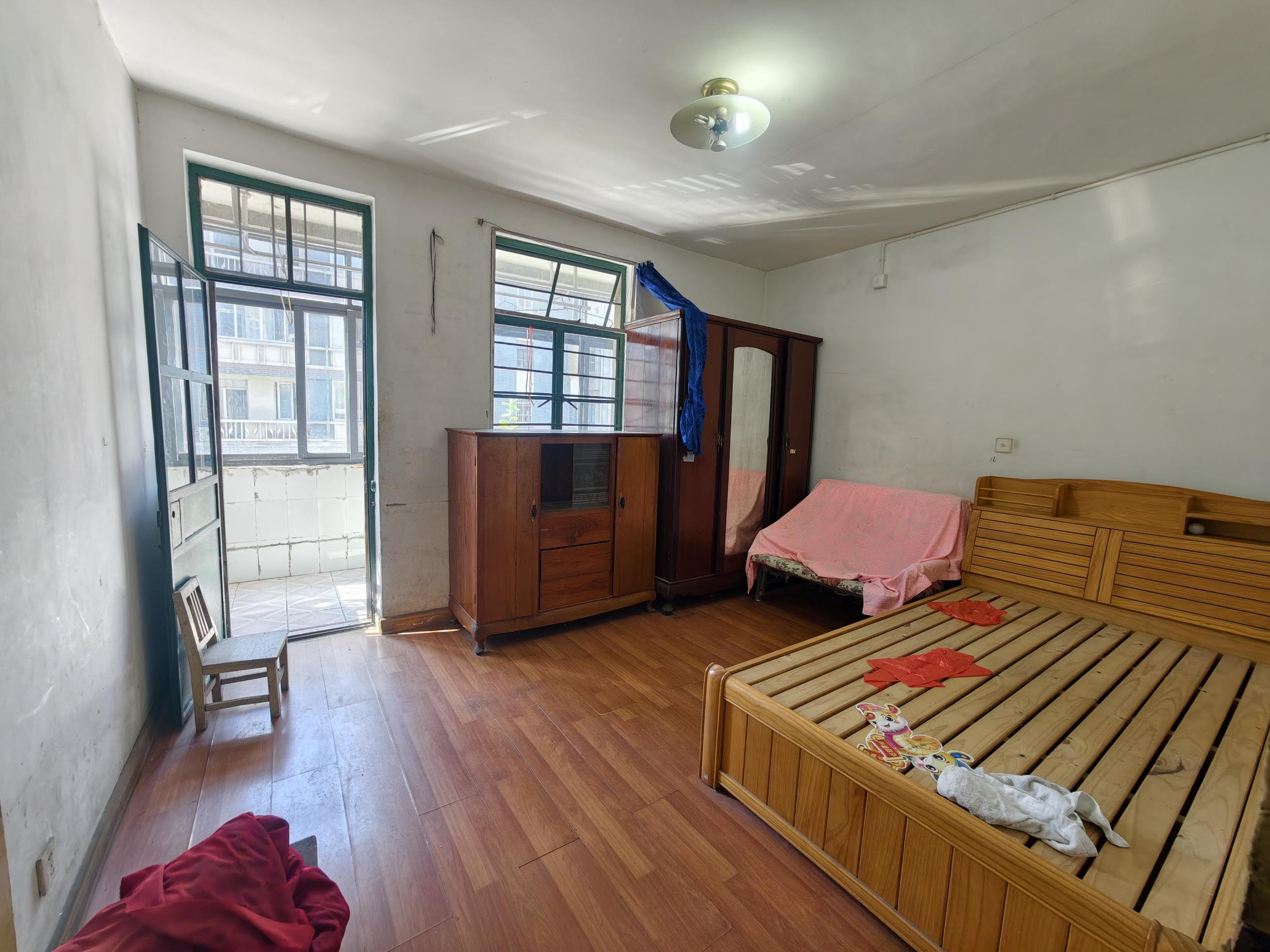 易家桥新村 2室1厅1卫 60m&sup2;