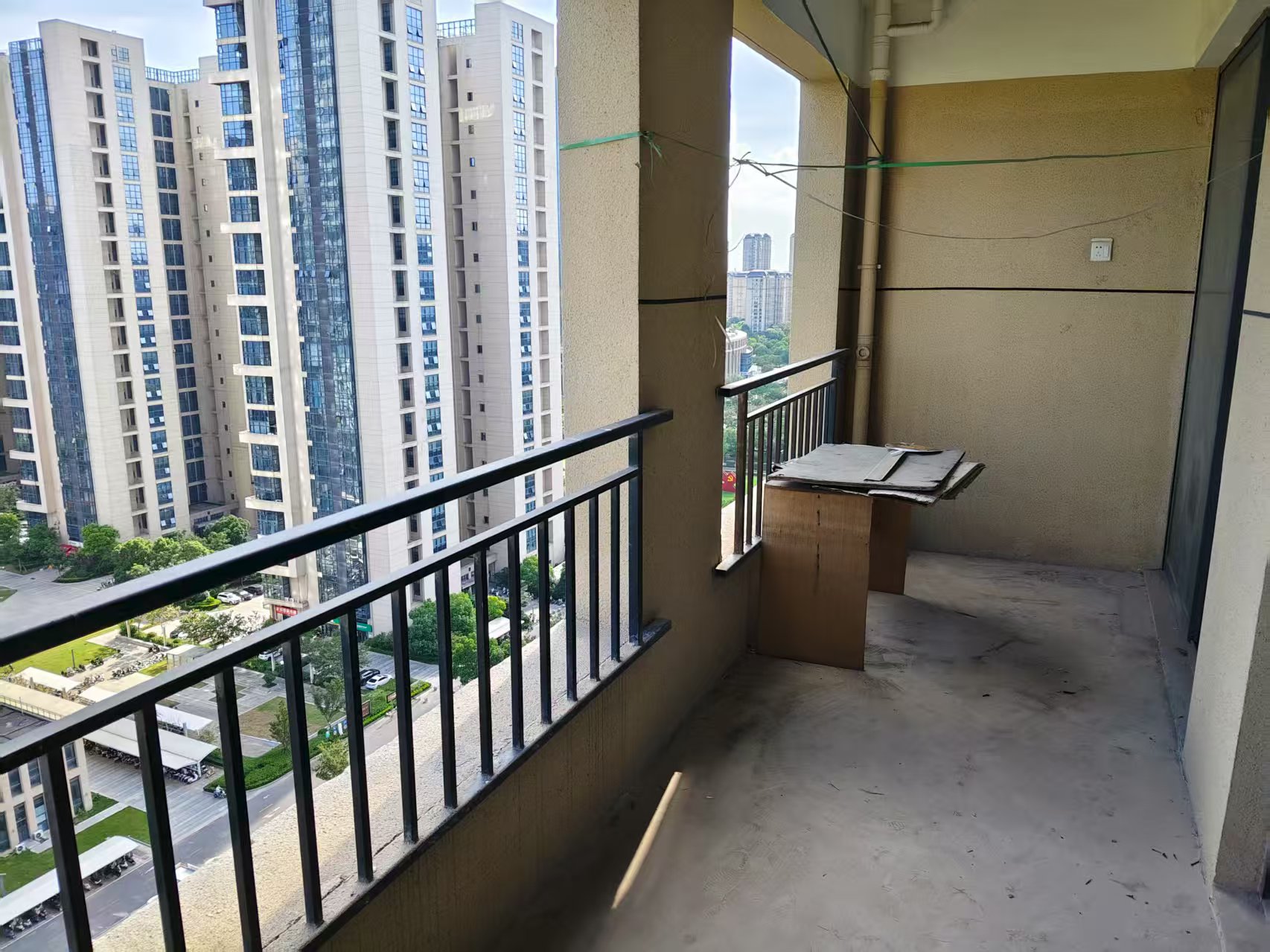 翠园 3室2厅1卫 93.00m&sup2;