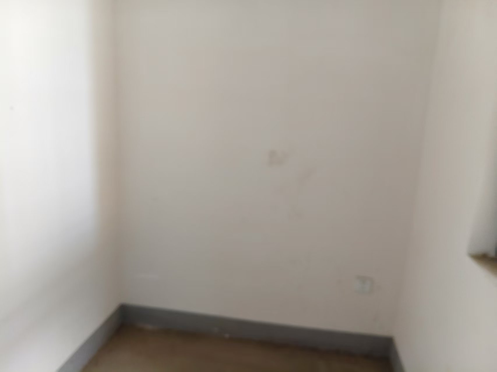 翠园 3室2厅1卫 93.00m&sup2;
