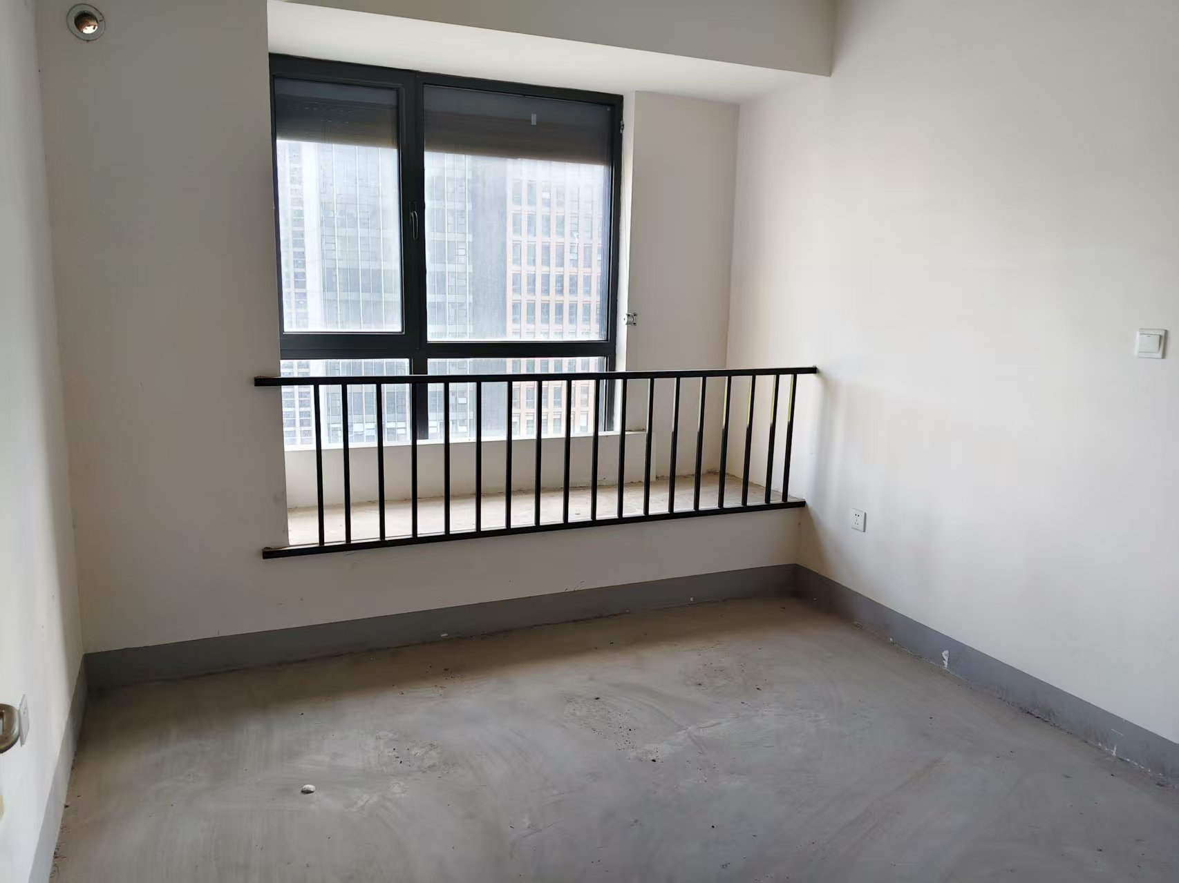 翠园 3室2厅1卫 93.00m&sup2;