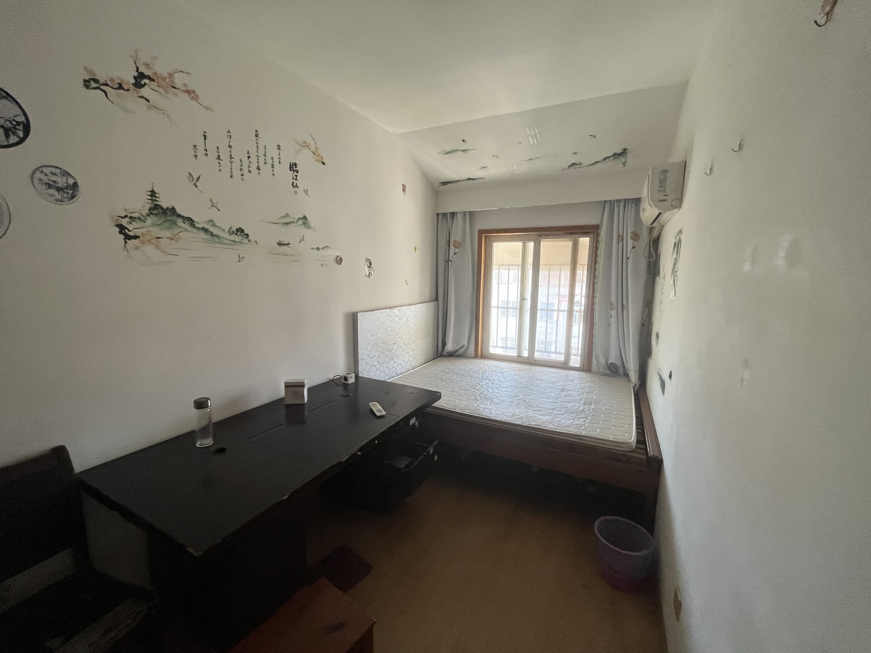 教育新村 5室2厅2卫 90m²
