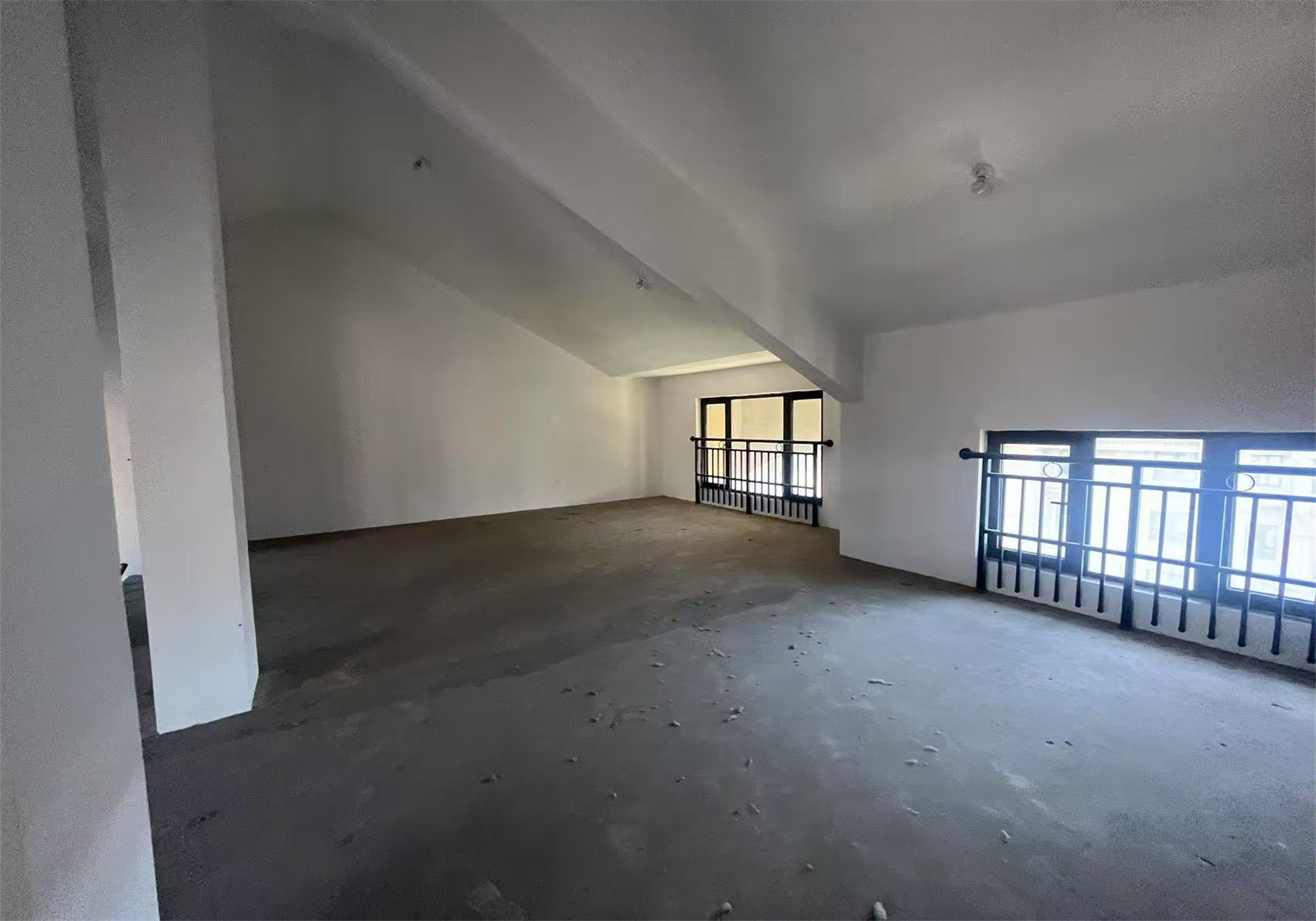 城市嘉苑 4室2厅3卫 220.00m&sup2;
