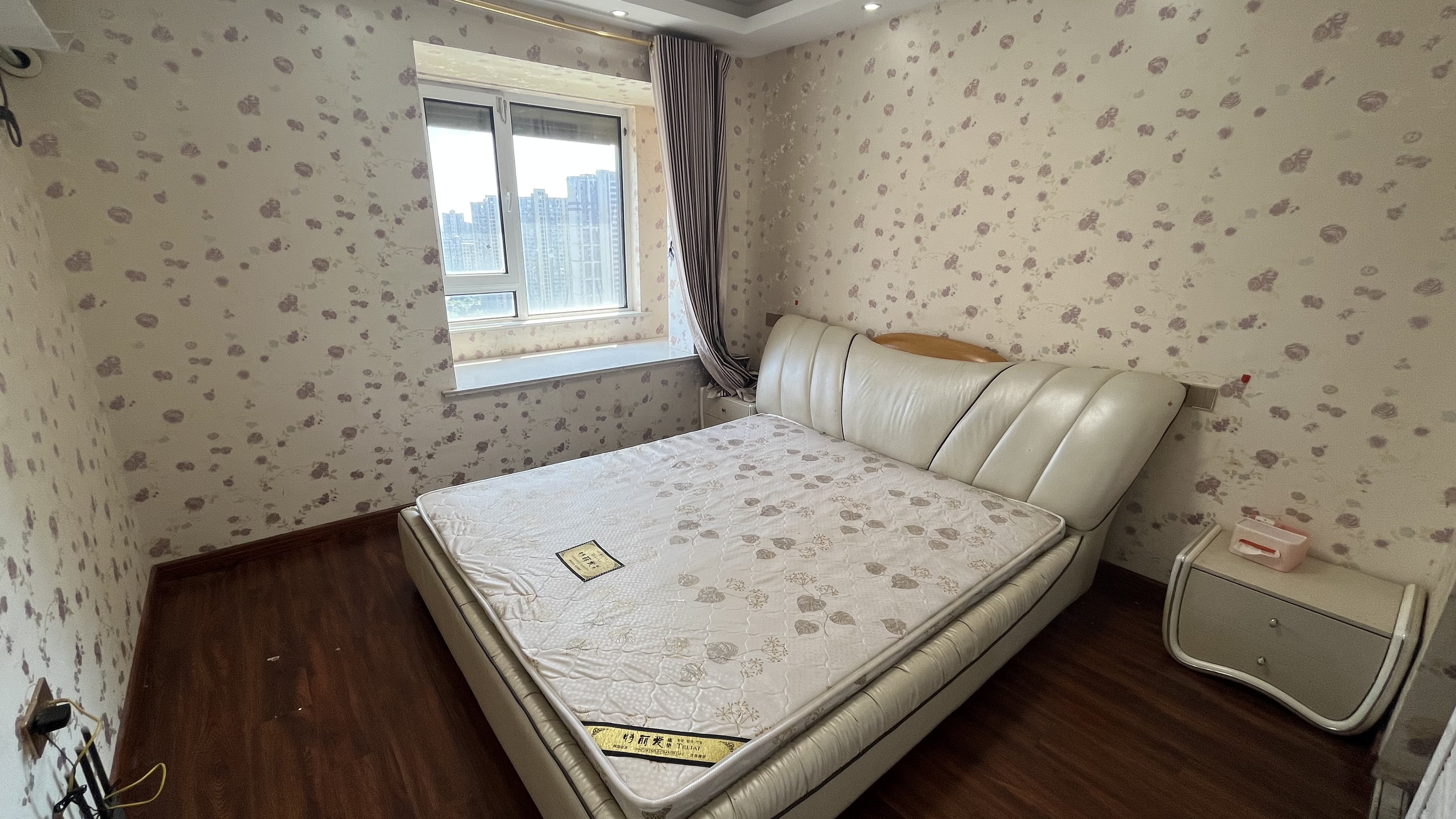 世茂公元 3室2厅1卫 117m&sup2;