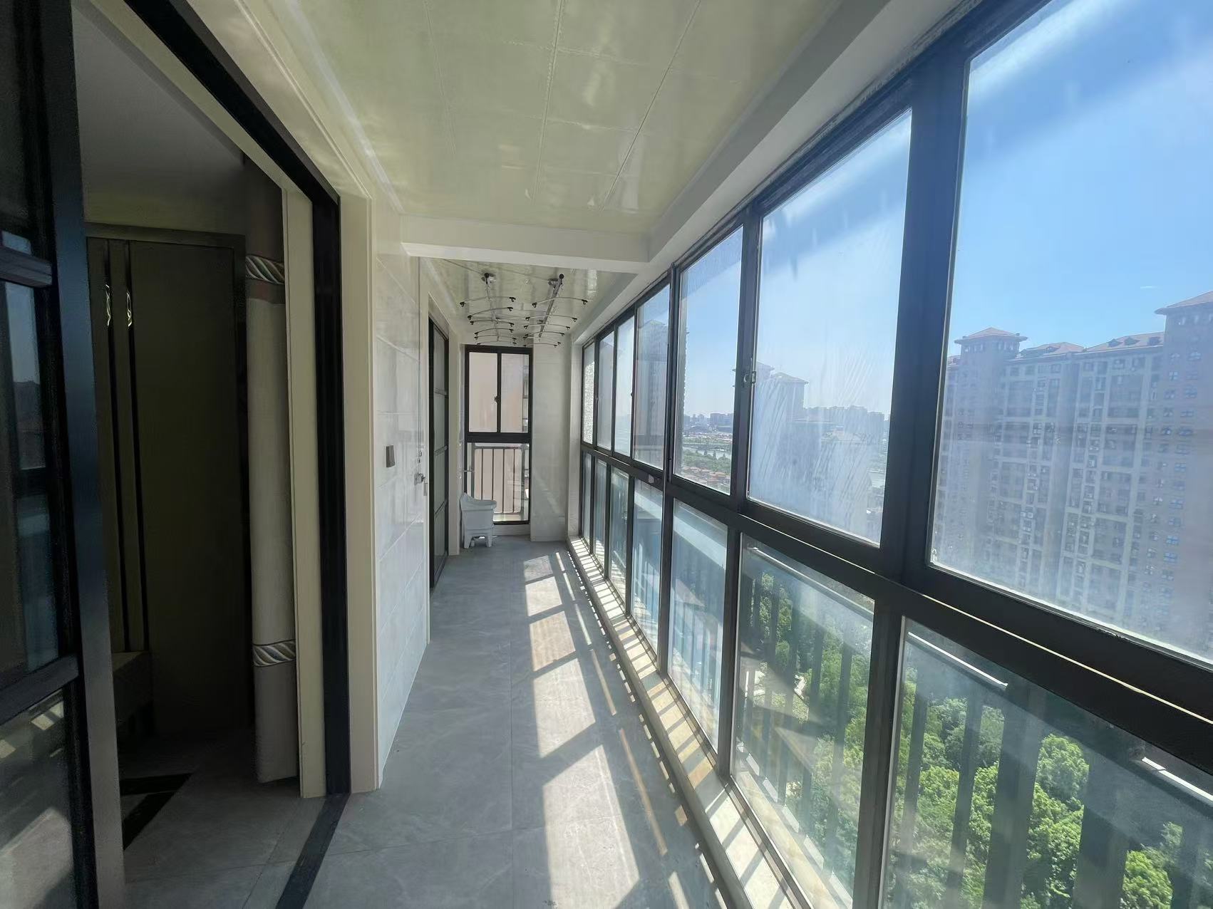 华强城一期 3室2厅2卫 115m&sup2;