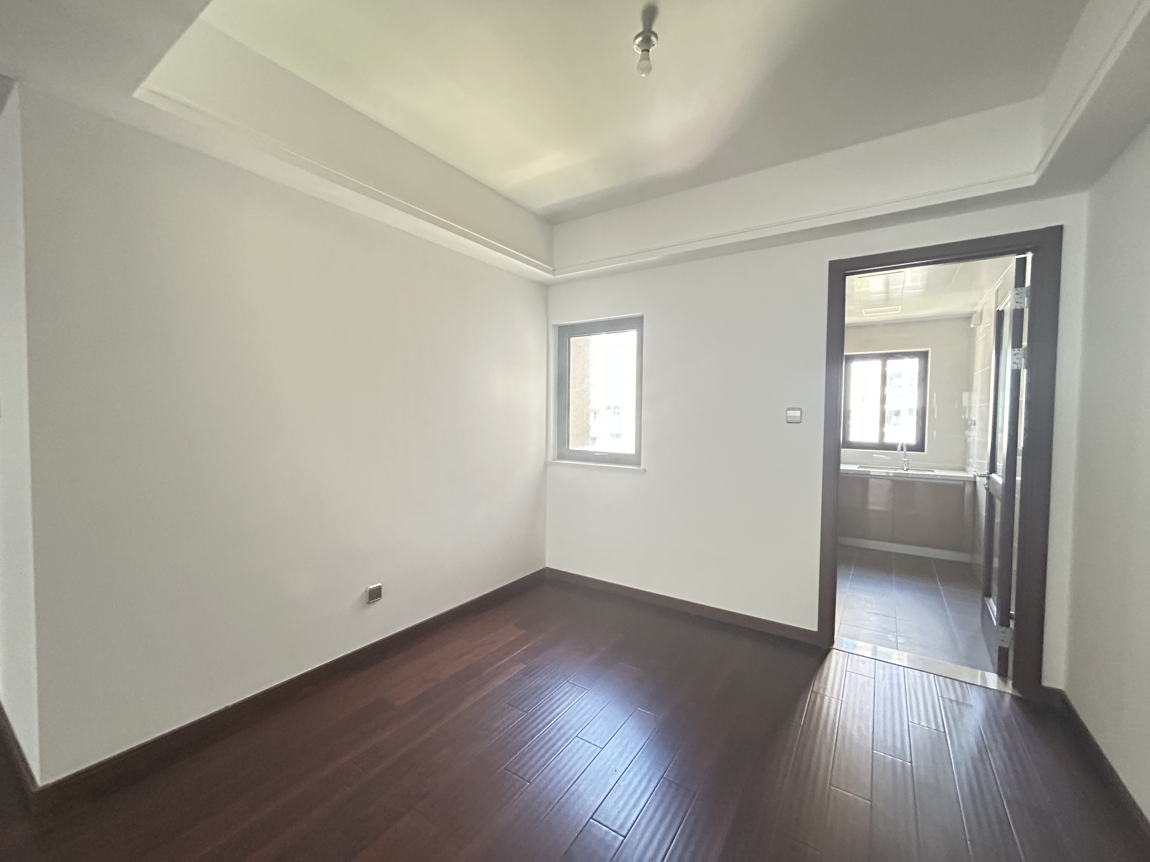 万科城市之光 4室2厅2卫 142m²