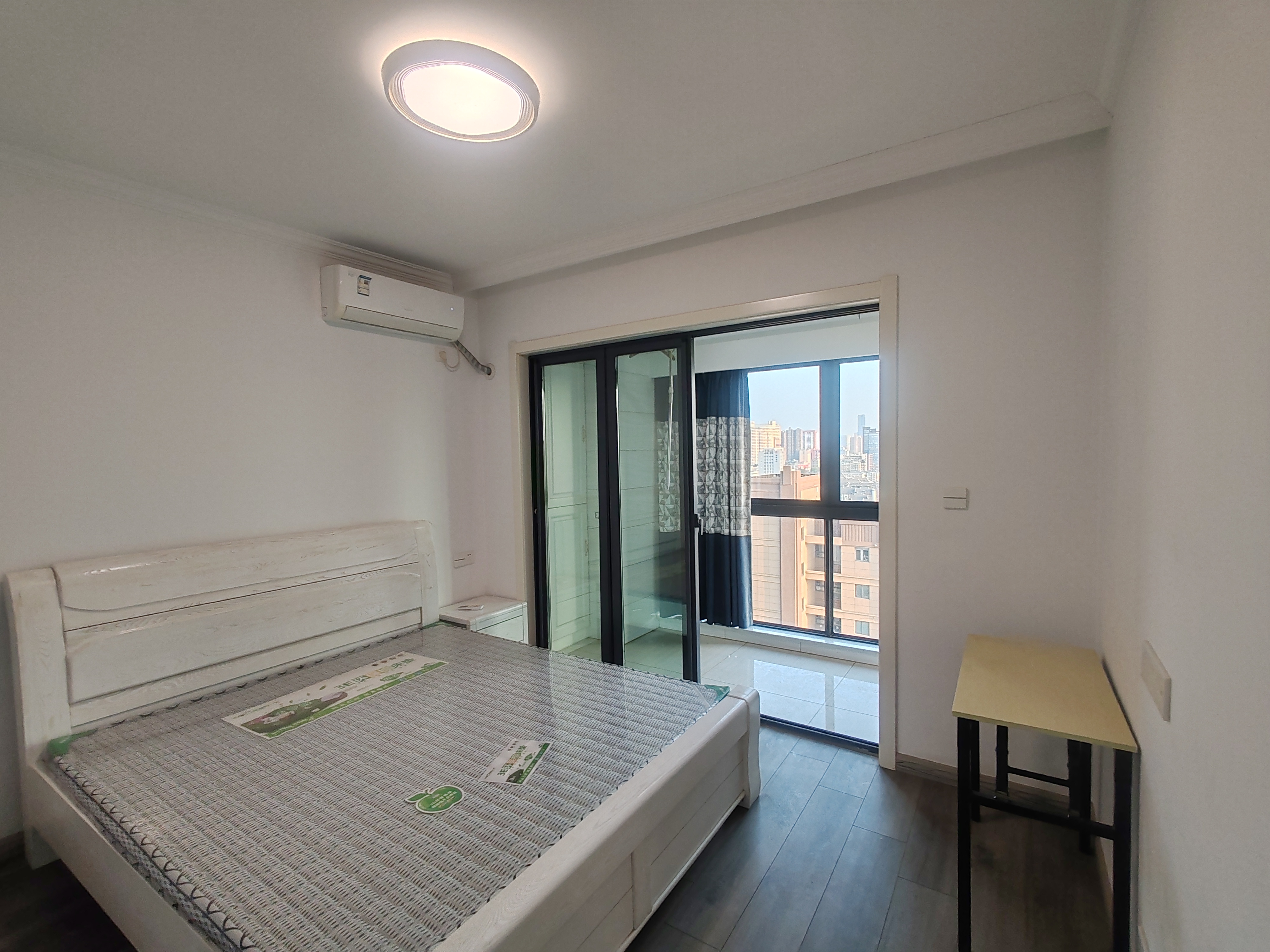 南辰濠郡 3室2厅2卫 128m&sup2;