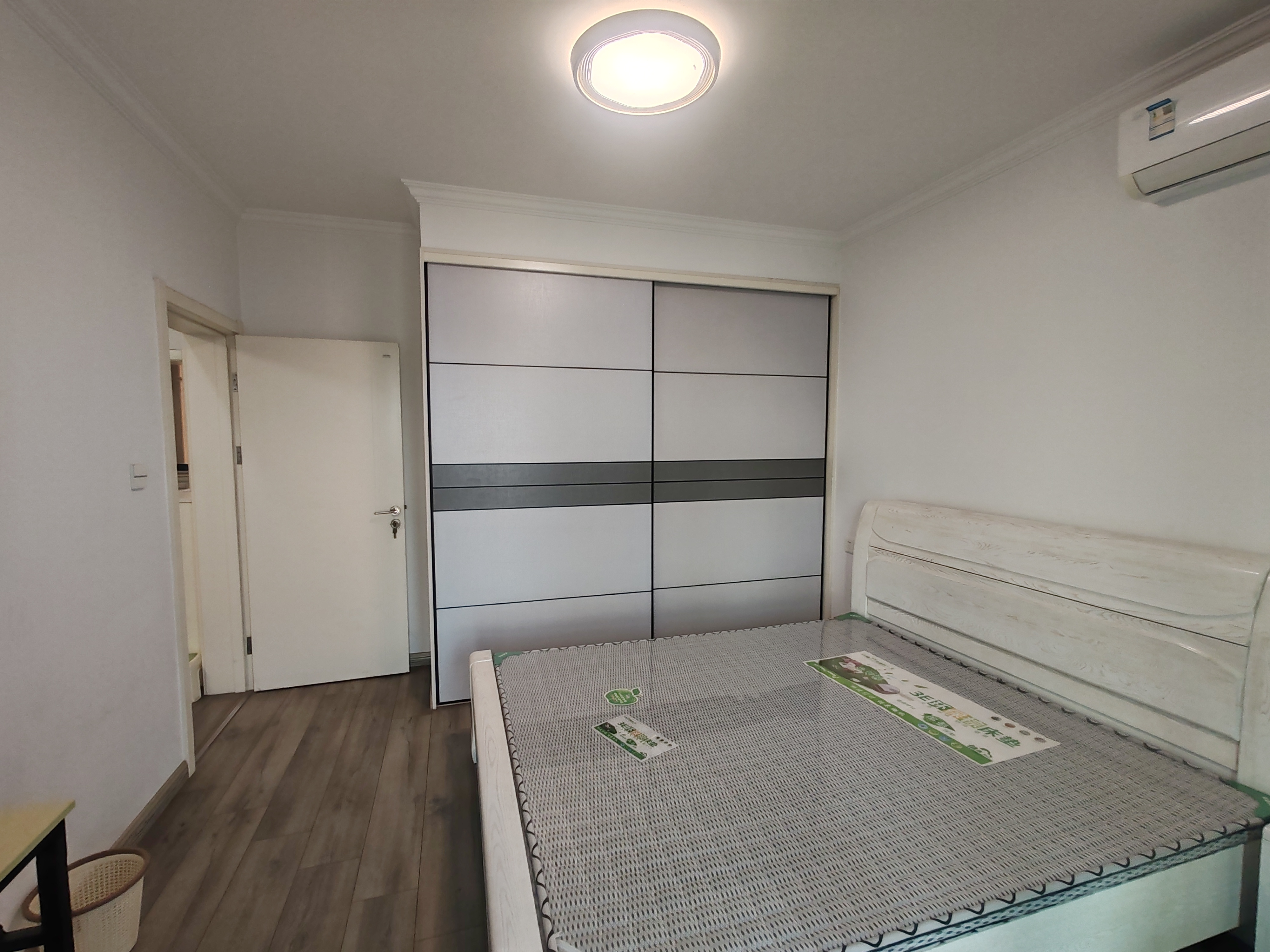 南辰濠郡 3室2厅2卫 128m&sup2;