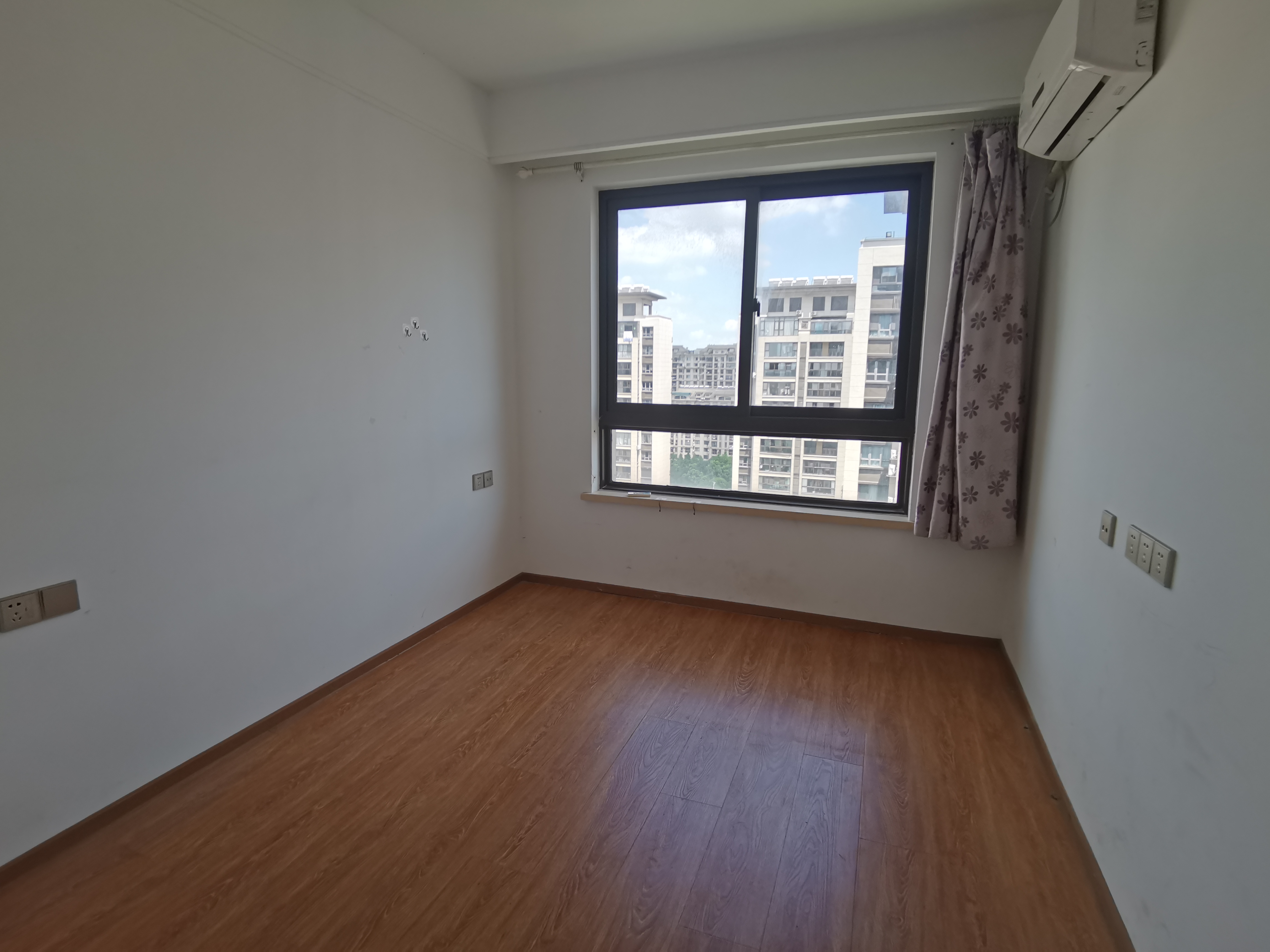 上悦城 3室2厅2卫 116m&sup2;