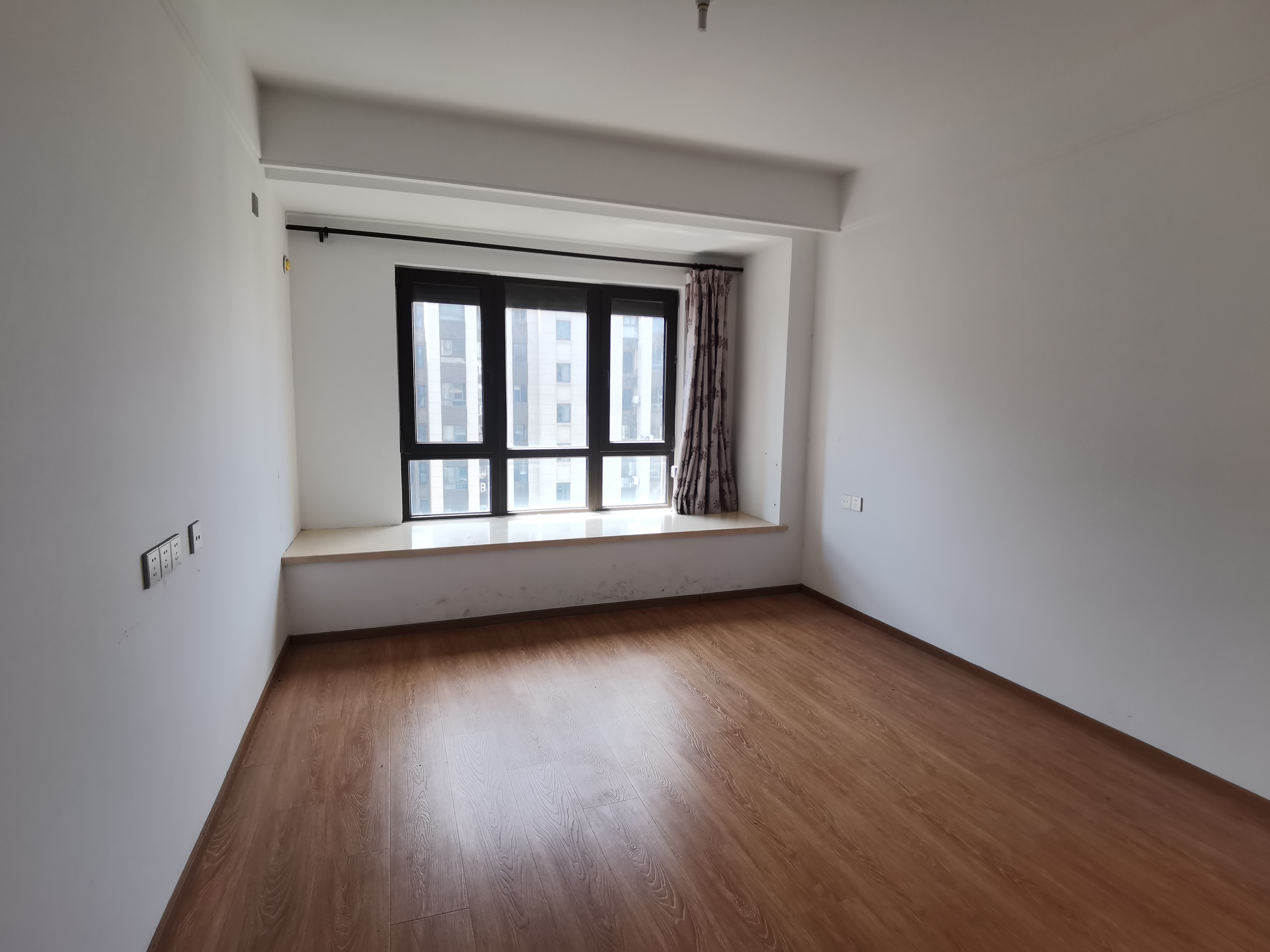 上悦城 3室2厅2卫 116m&sup2;