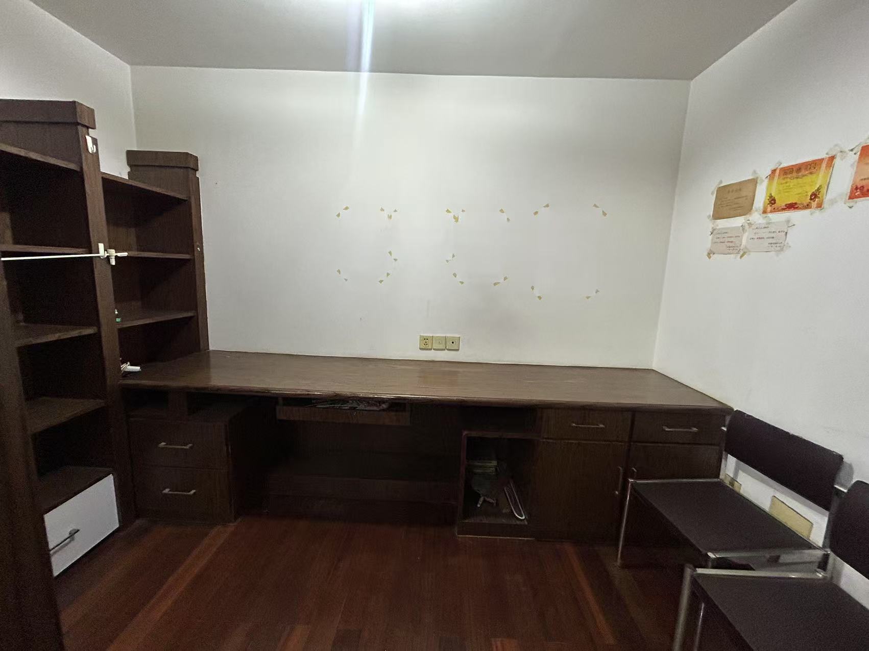 阳光花园 3室2厅1卫 139.96m&sup2;