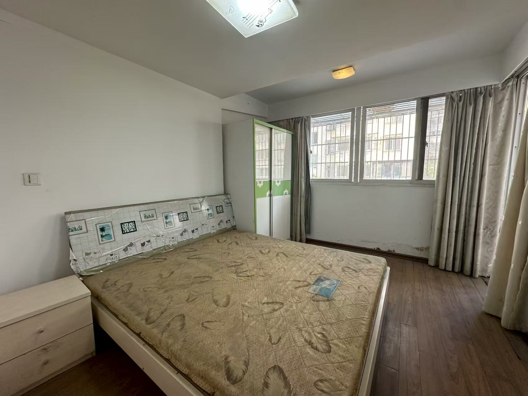 世纪新城 3室2厅1卫 82m&sup2;