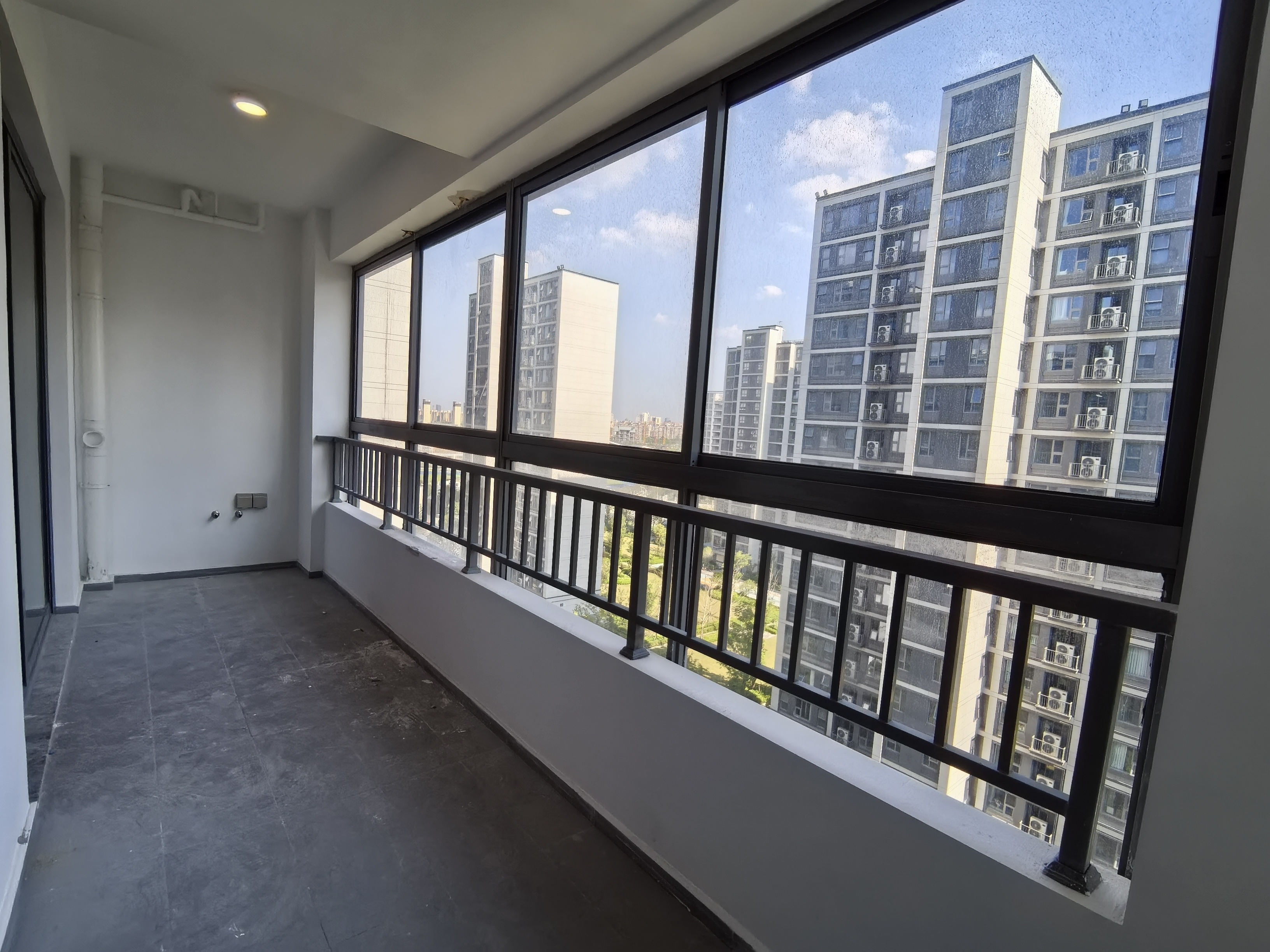 长泰滨河国际 3室2厅2卫 105.43m&sup2;