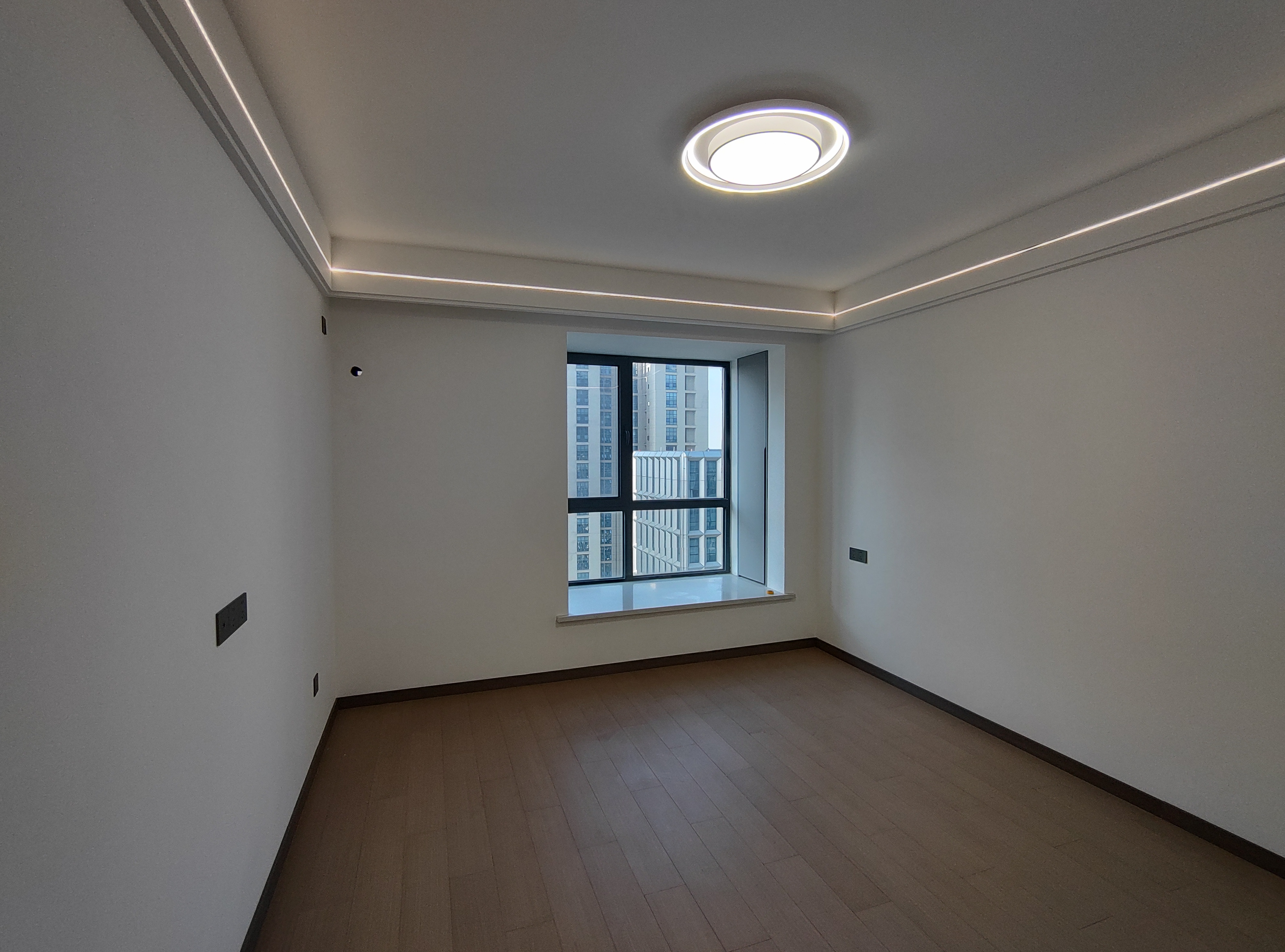 翠园 4室2厅2卫 145.00m&sup2;