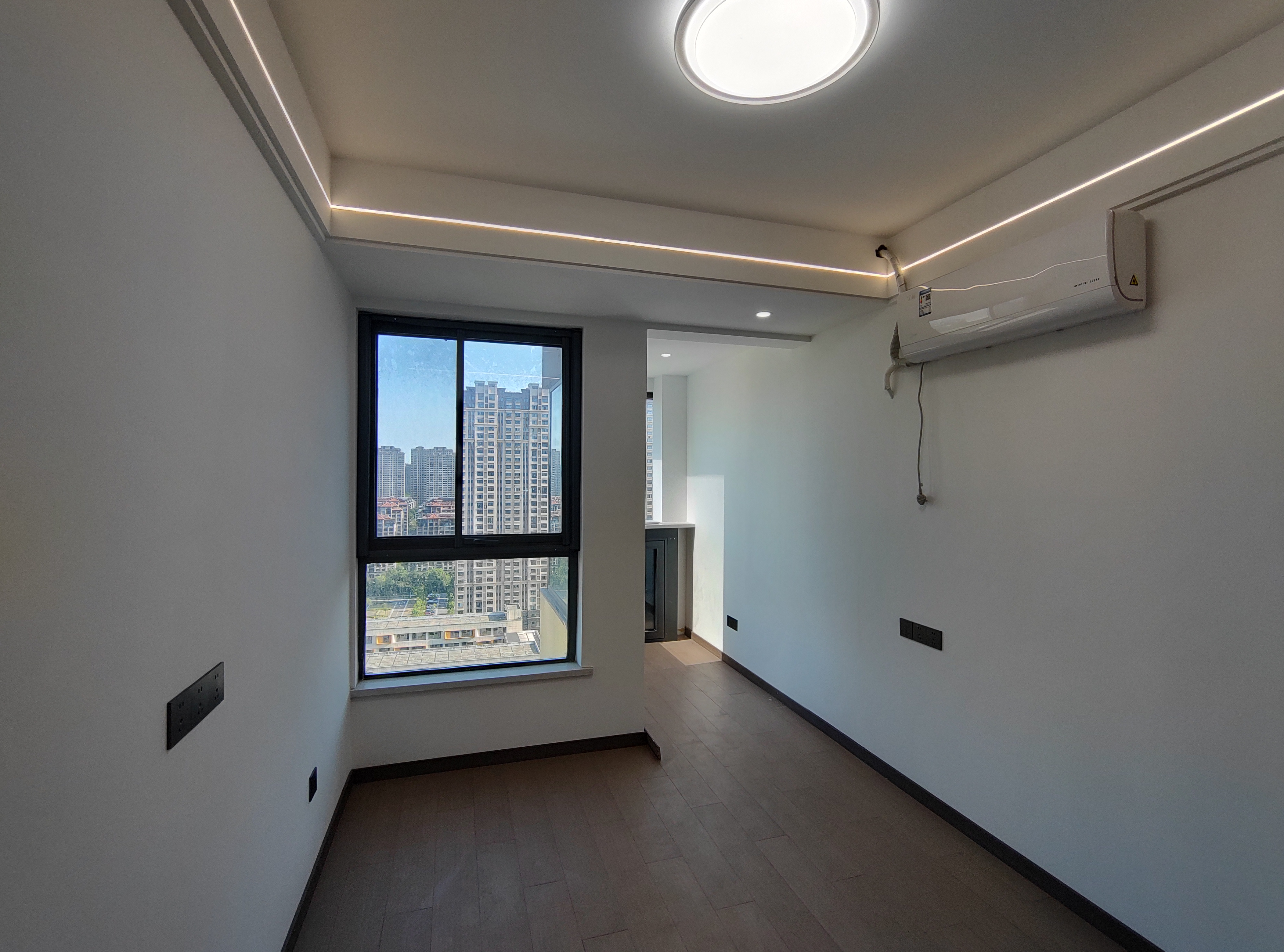 翠园 4室2厅2卫 145.00m&sup2;
