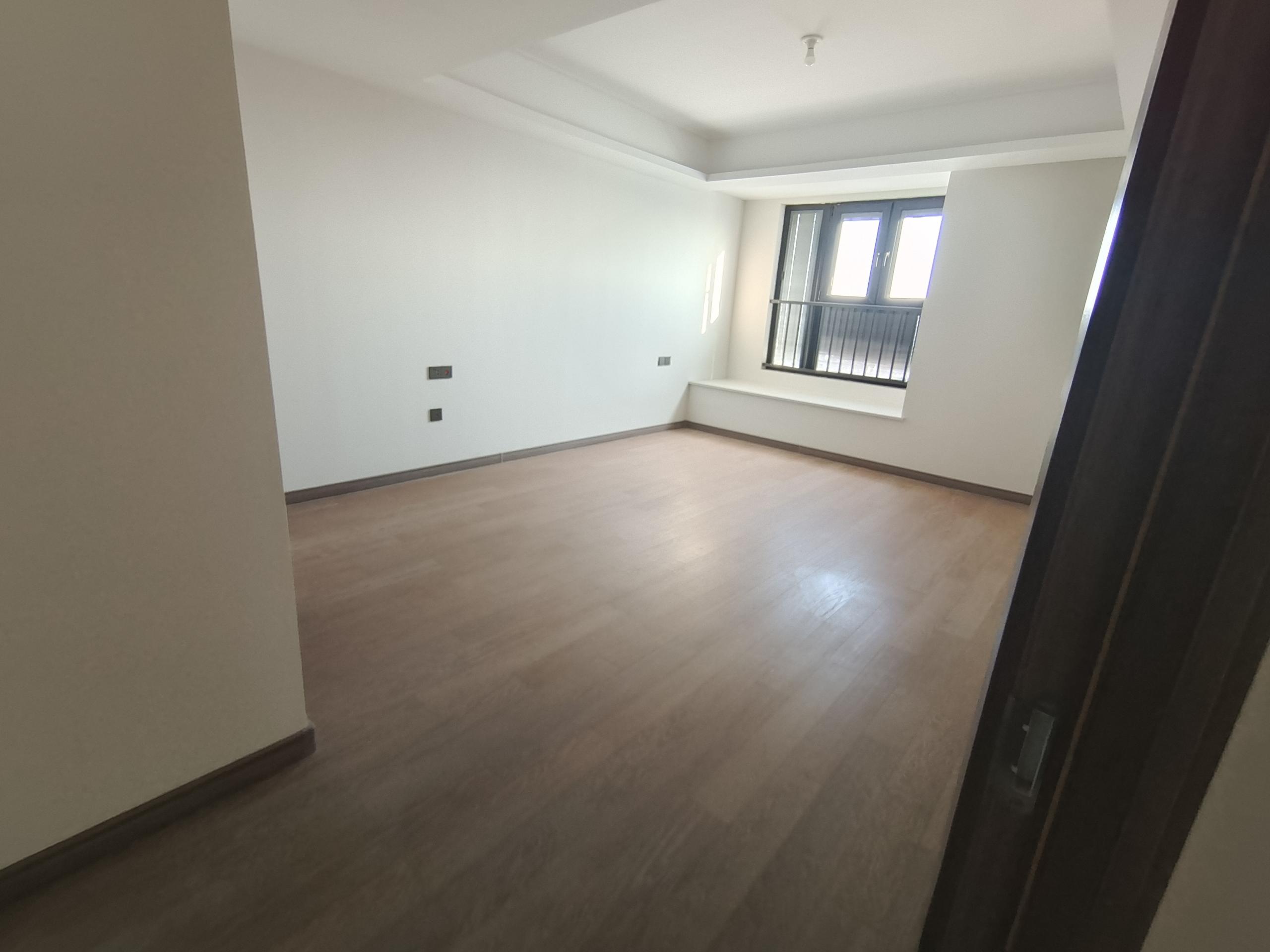 万科有湖（翡翠心湖） 3室2厅2卫 127m&sup2;