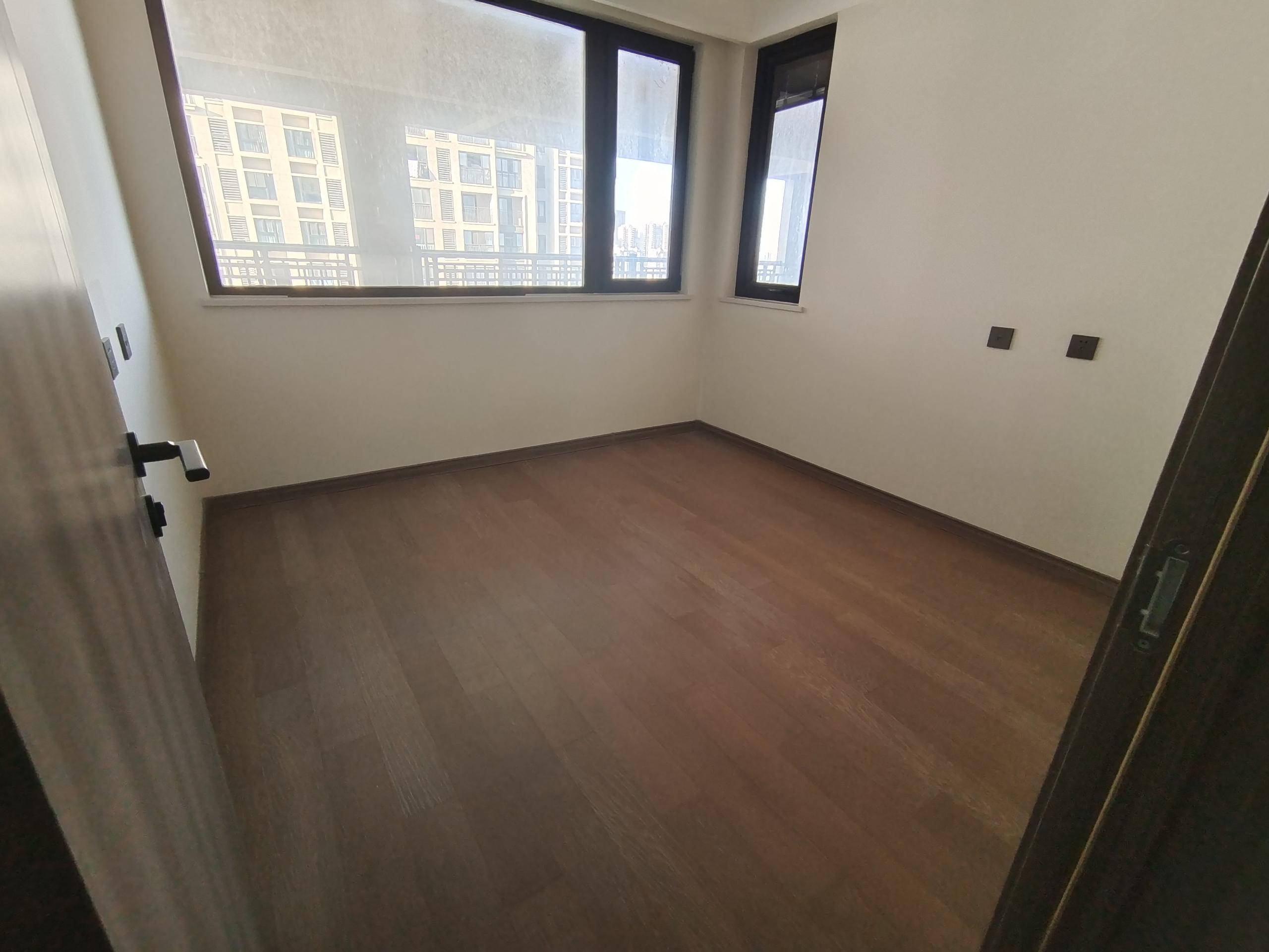 万科有湖（翡翠心湖） 3室2厅2卫 127m&sup2;