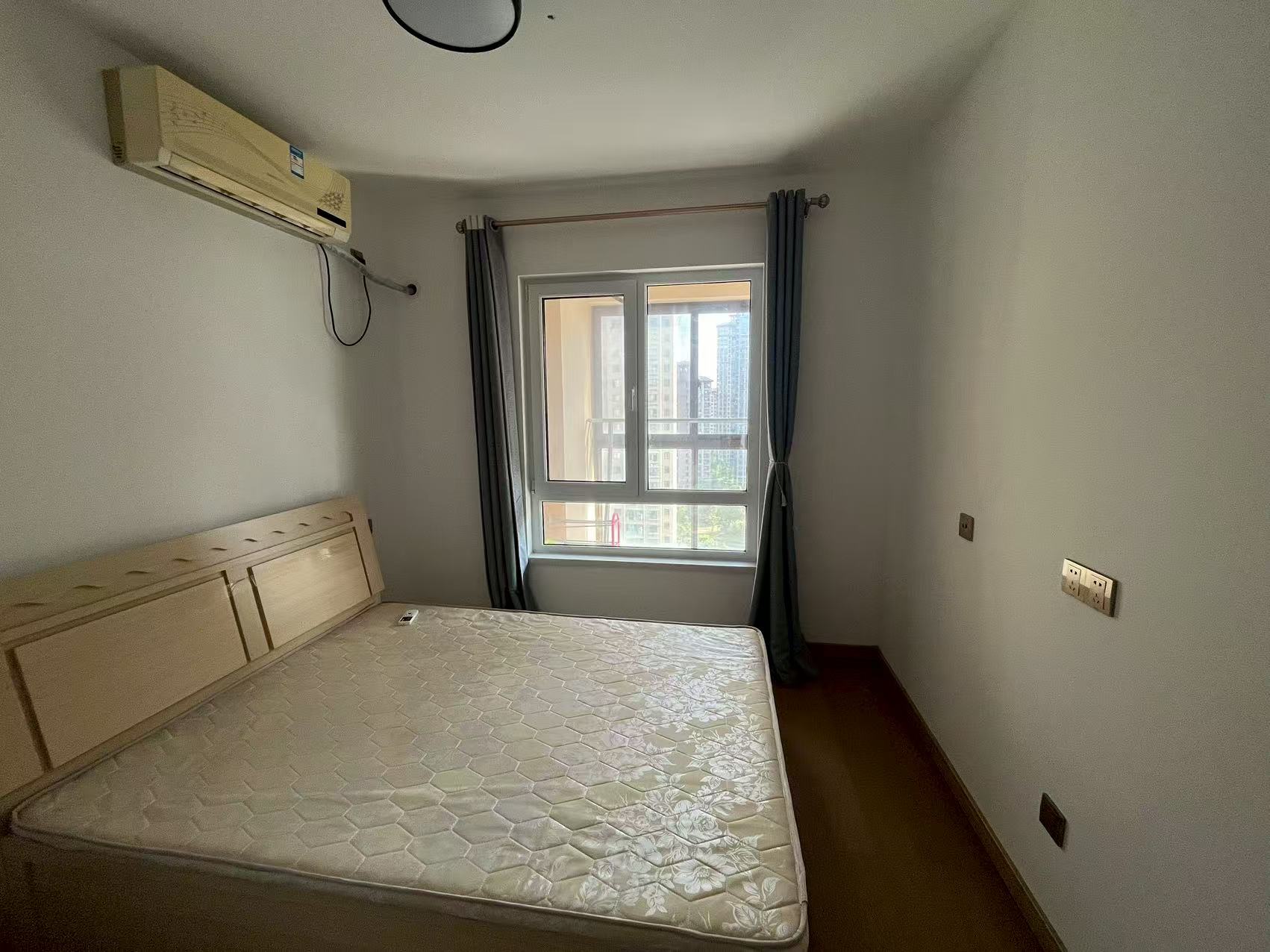 世茂九龙庭 3室2厅2卫 126m&sup2;