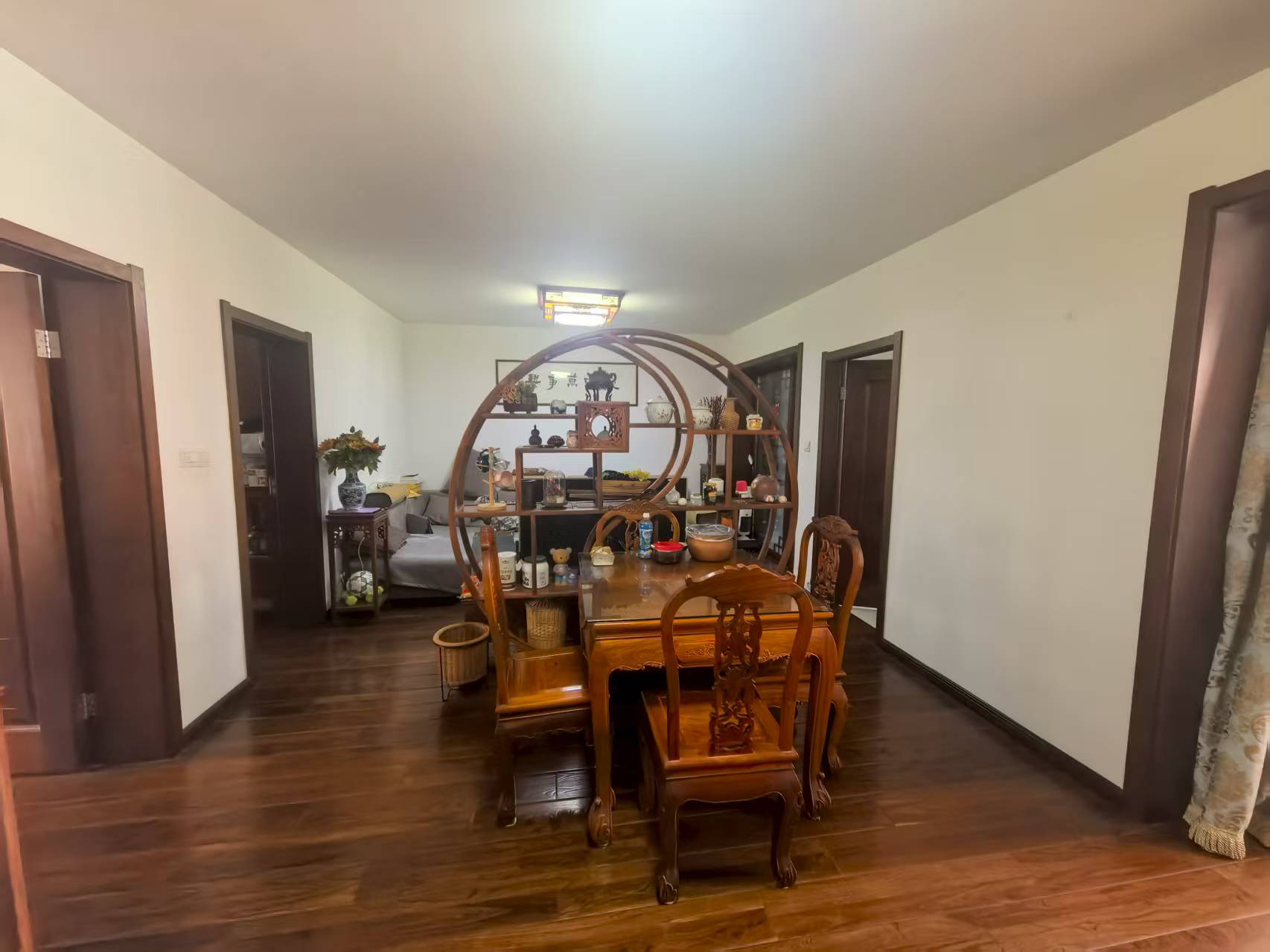 易家桥新村 3室1厅1卫 101m&sup2;