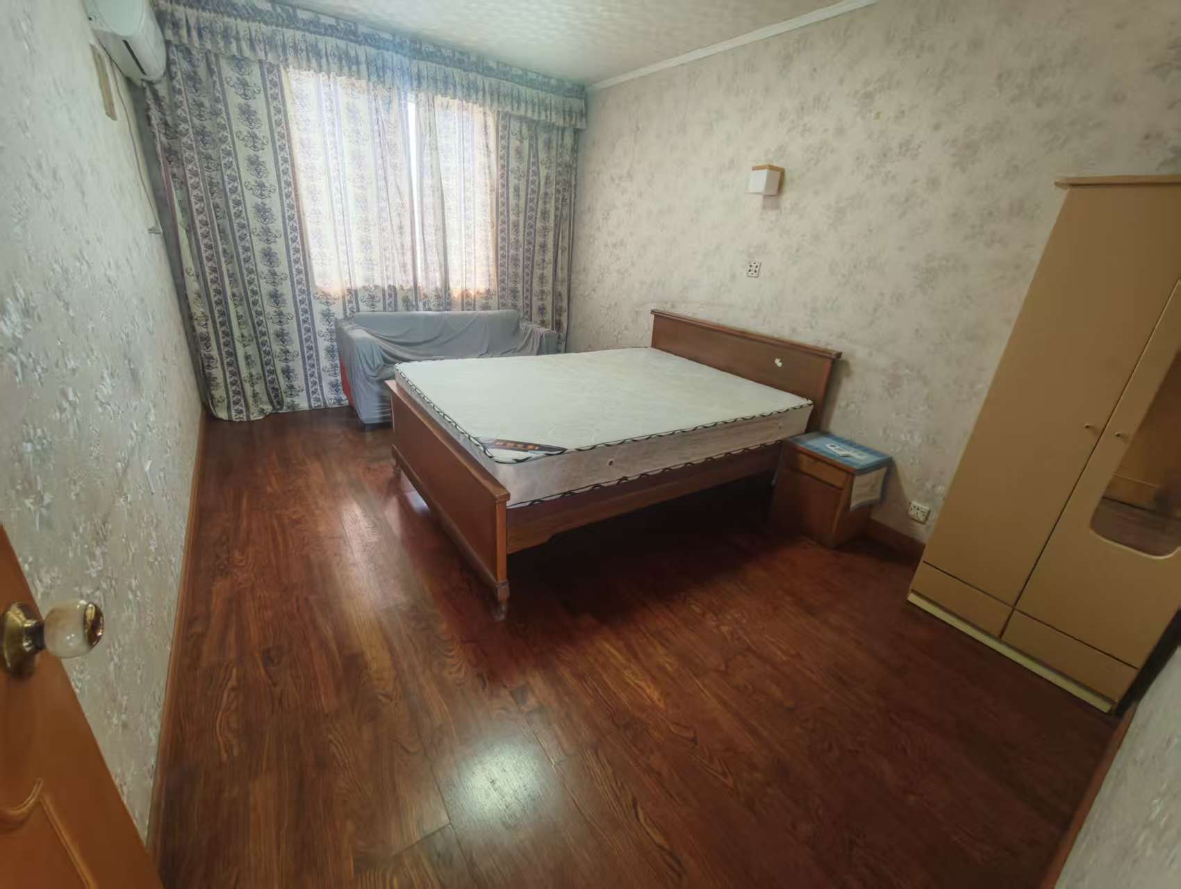 人民中路152号小区 2室1厅1卫 83m&sup2;