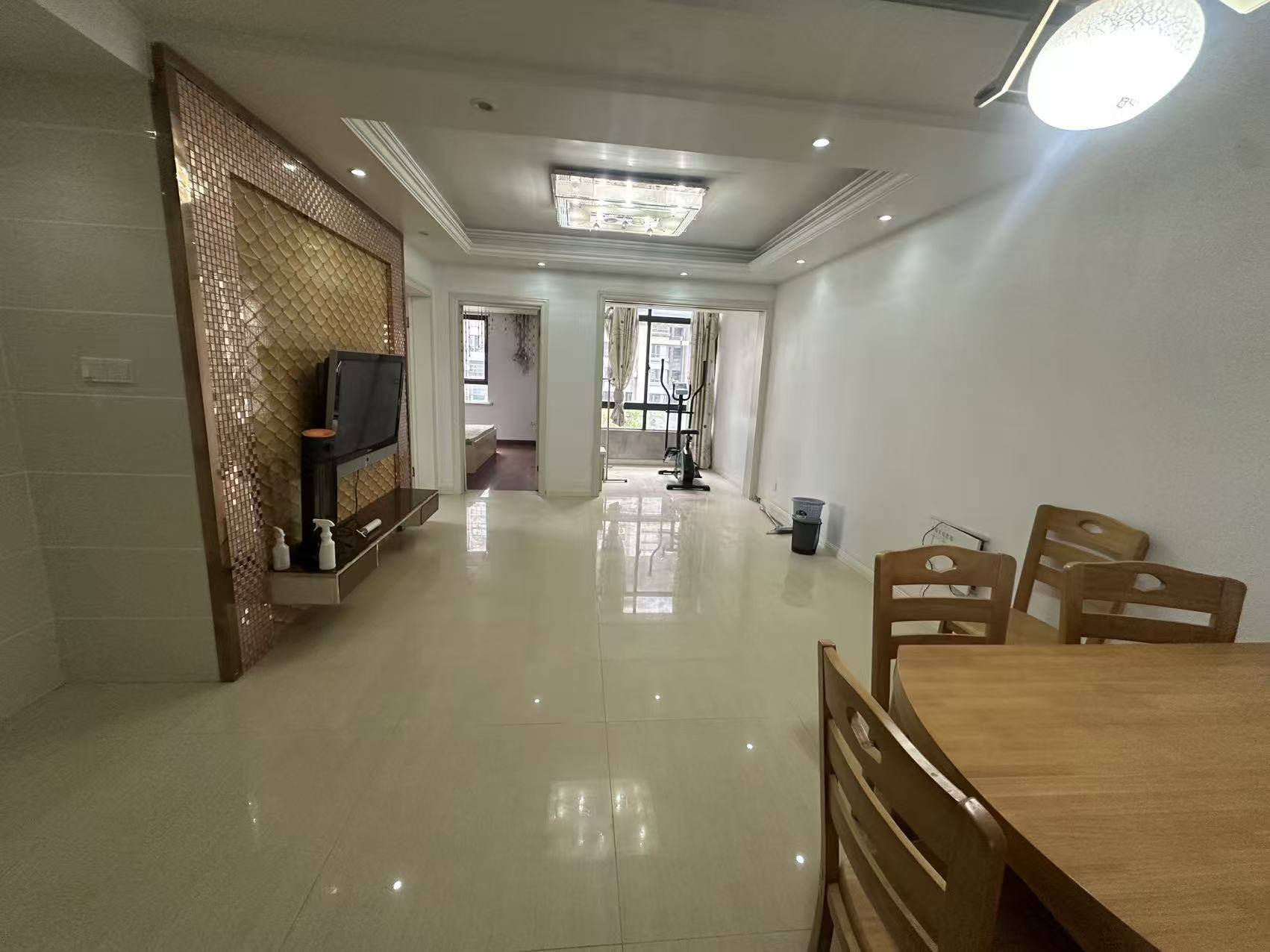万通城 3室2厅1卫 92m&sup2;