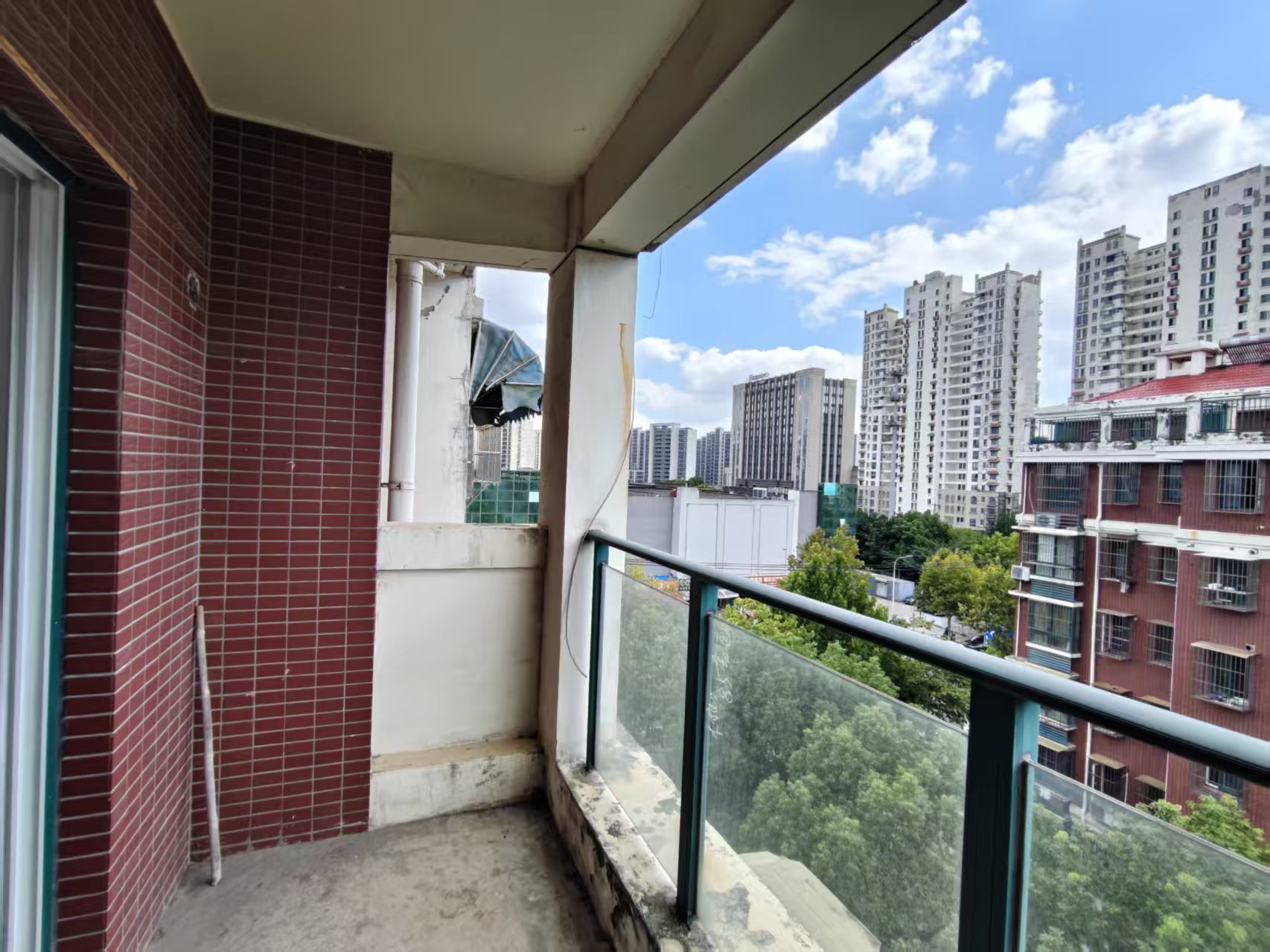 长航地中海花园 3室2厅2卫 125m&sup2;