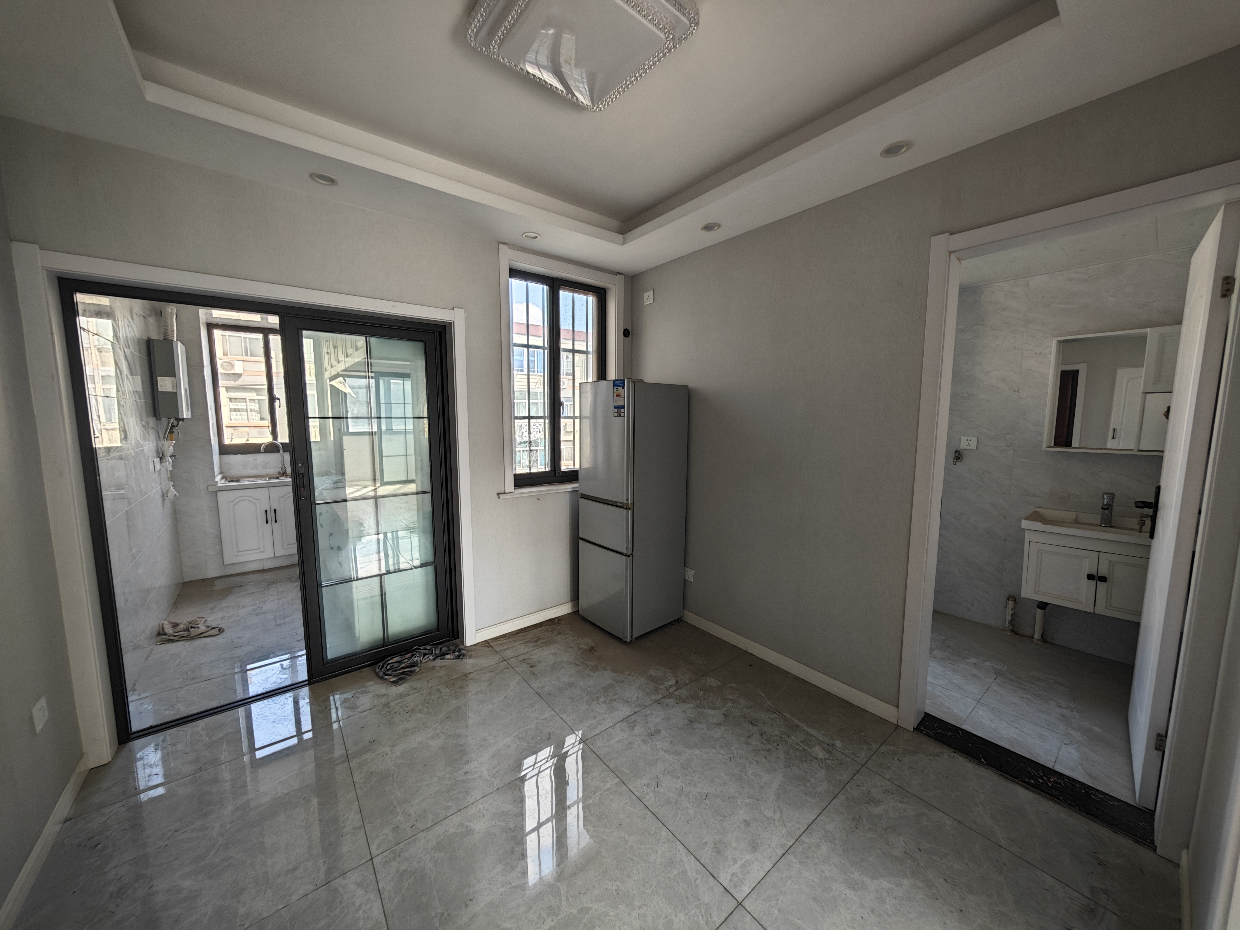 易家桥新村 2室1厅1卫 60m&sup2;