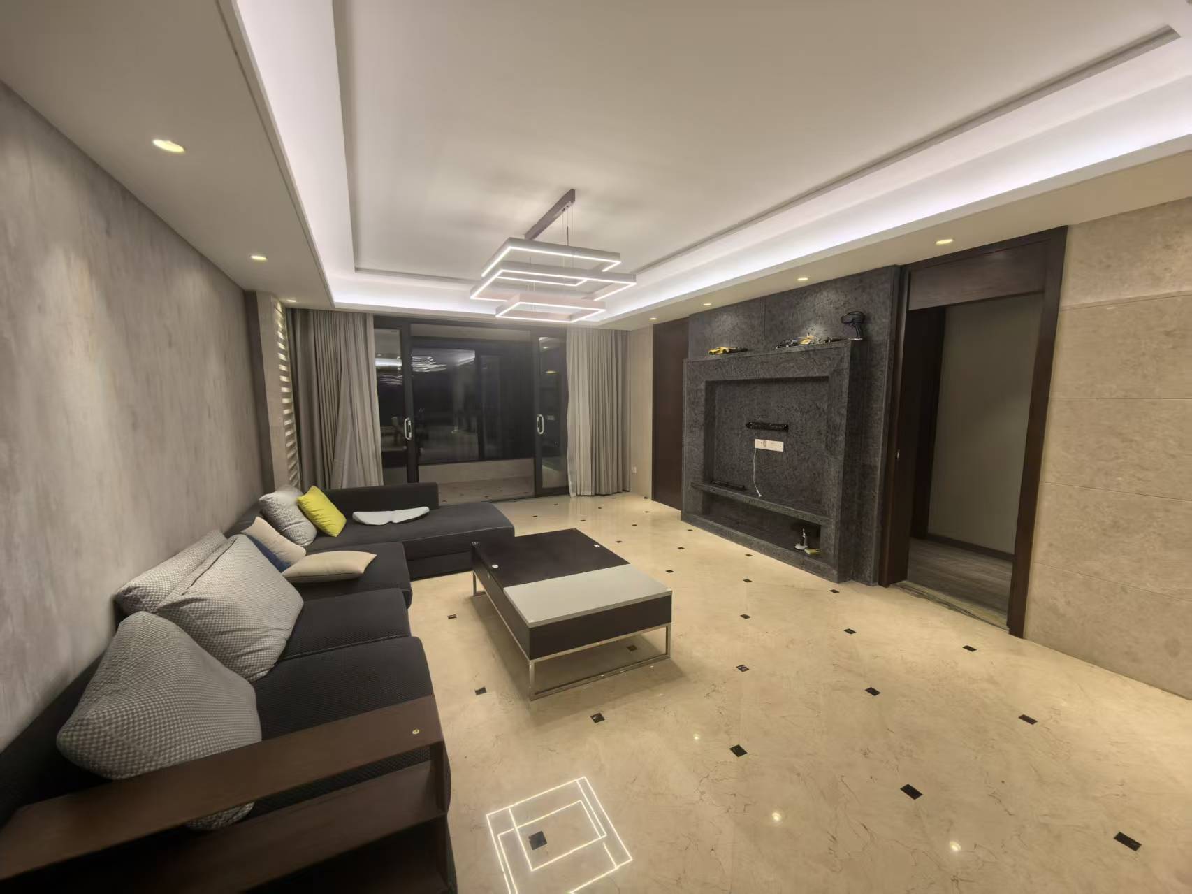 中港城世家 4室2厅2卫 188m&sup2;