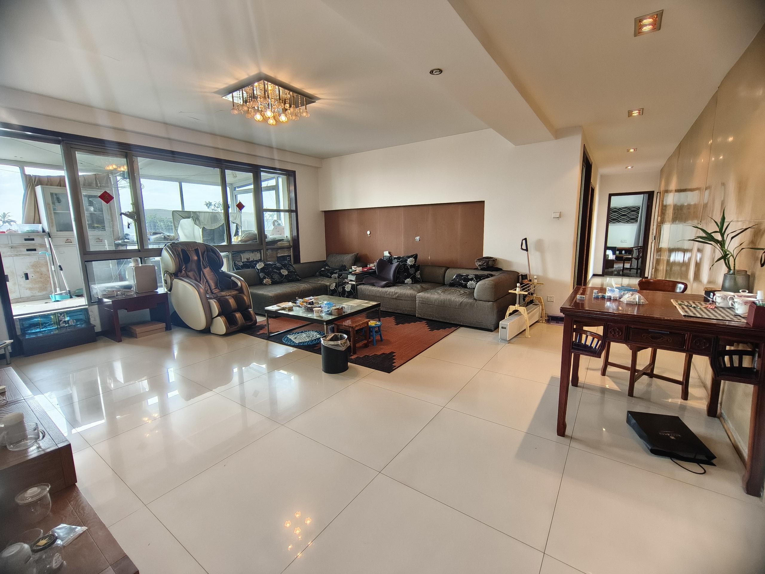王府大厦 3室2厅2卫 169.19m&sup2;
