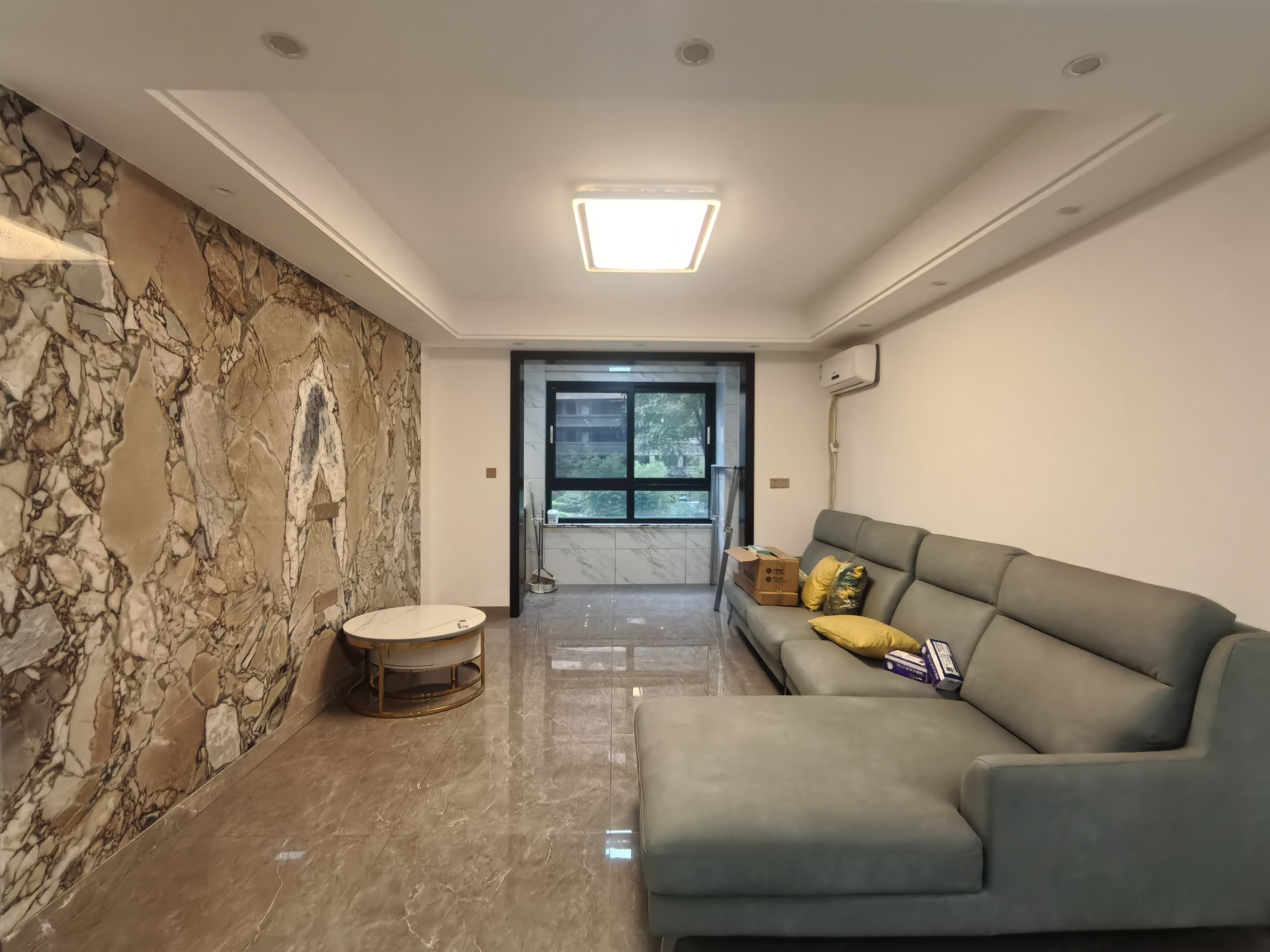 保利香槟国际 3室2厅2卫 115m&sup2;