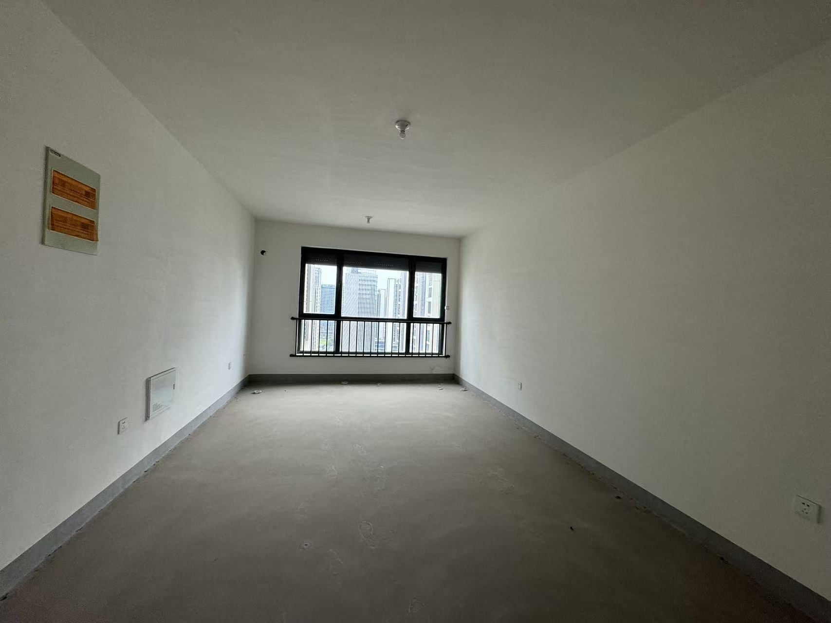 翠园 3室2厅2卫 135m&sup2;