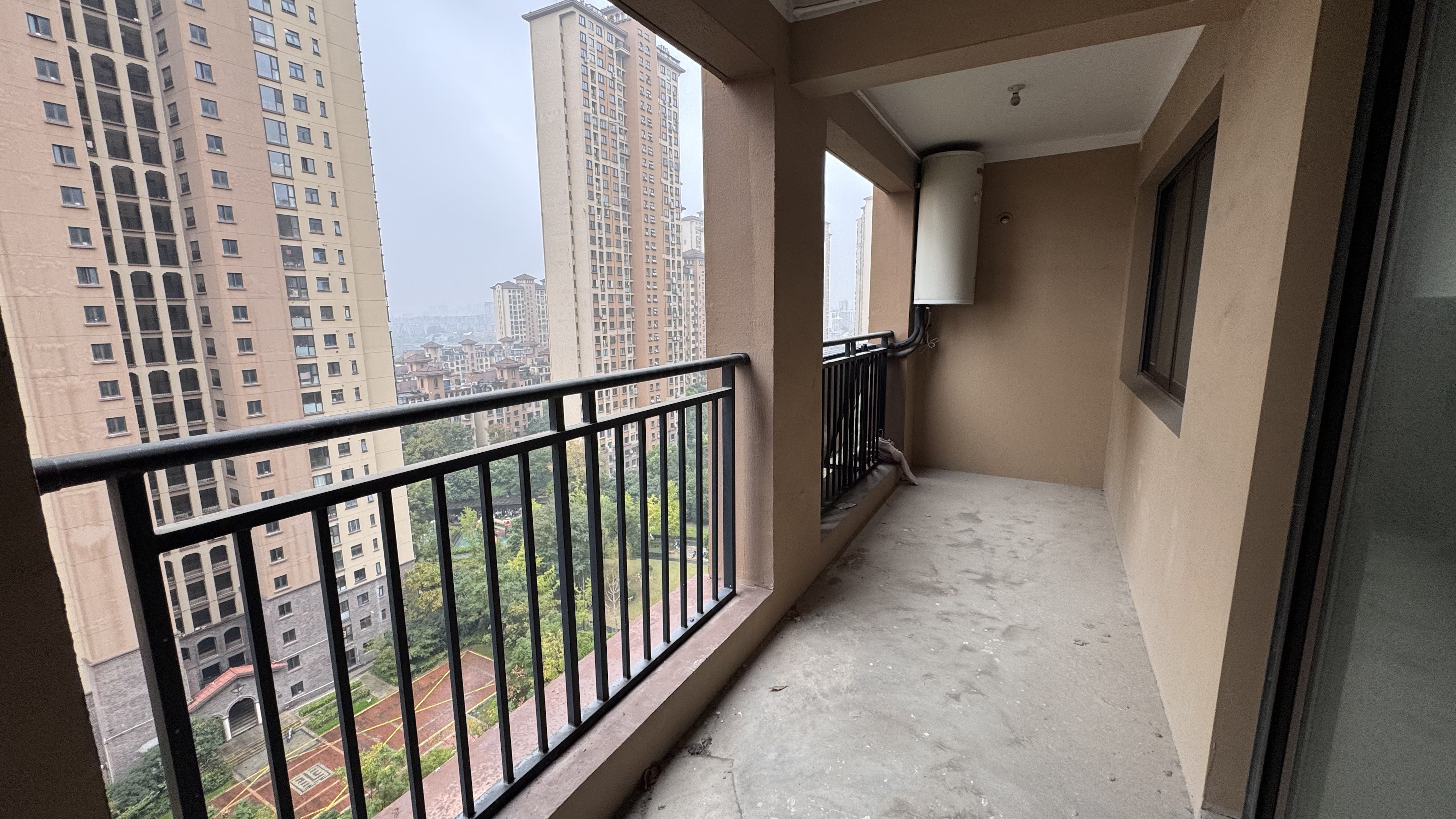 华强城 3室2厅2卫 123.12m&sup2;