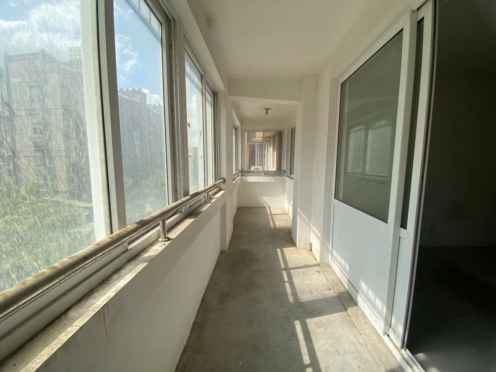 景和花苑 3室2厅1卫 138m&sup2;