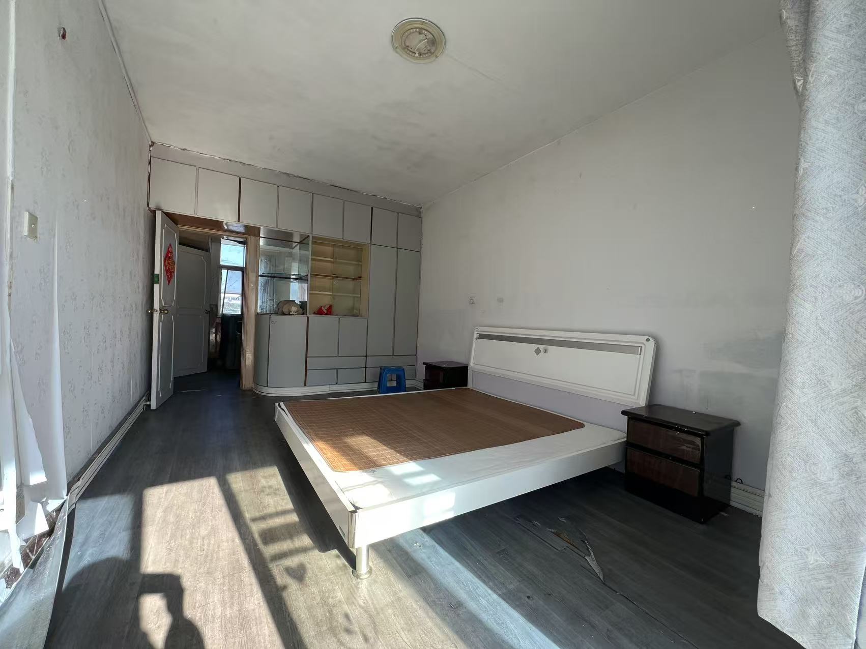 易家桥新村 2室1厅1卫 56m&sup2;