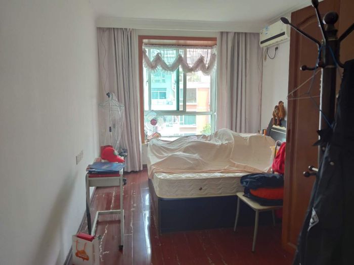 天安花园 3室3厅2卫 208m&sup2;