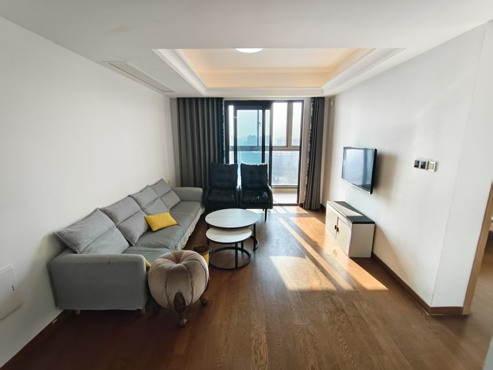 雍华府 3室2厅2卫 98m&sup2;