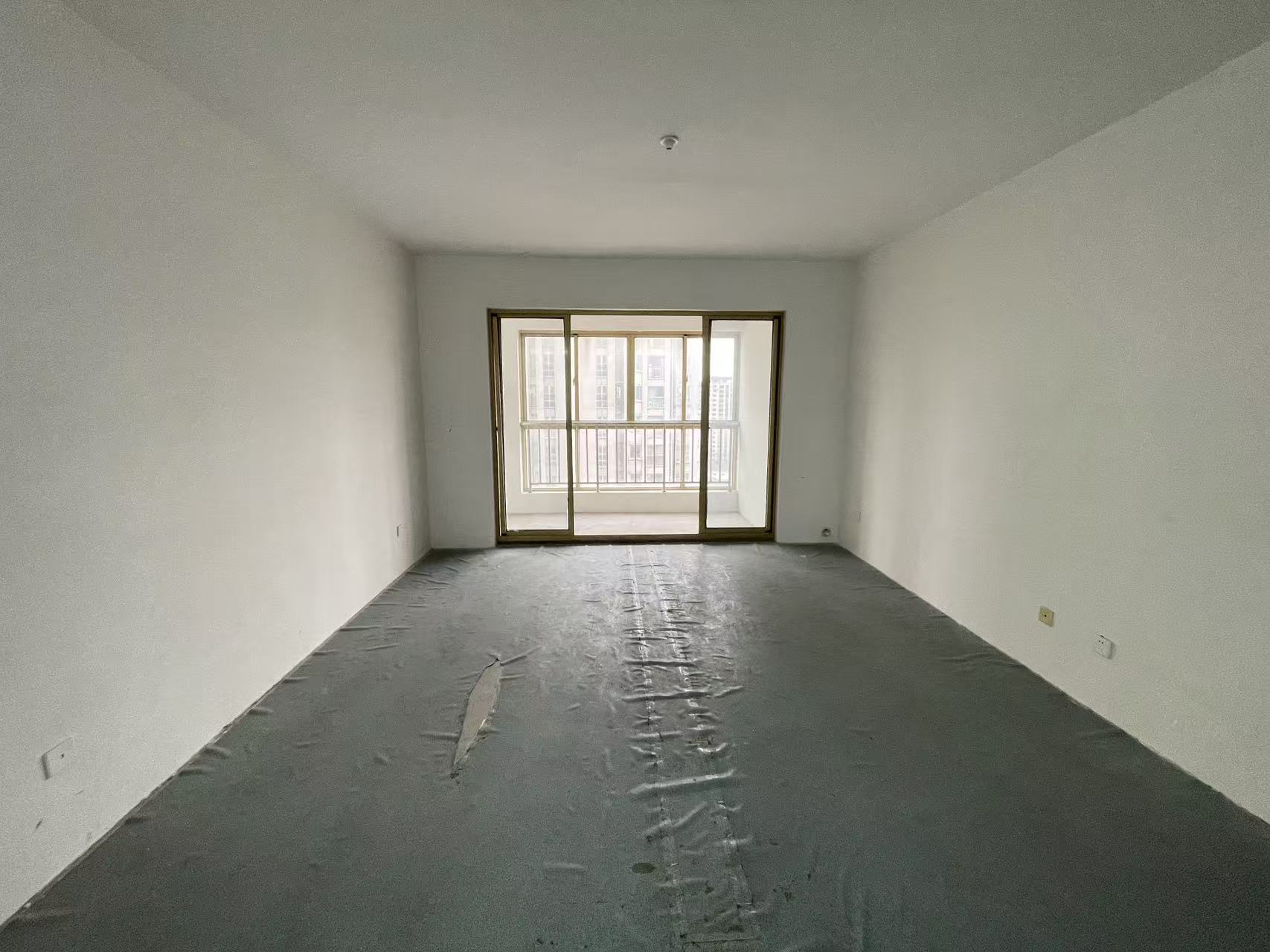 尚海湾 3室2厅2卫 135.97m&sup2;