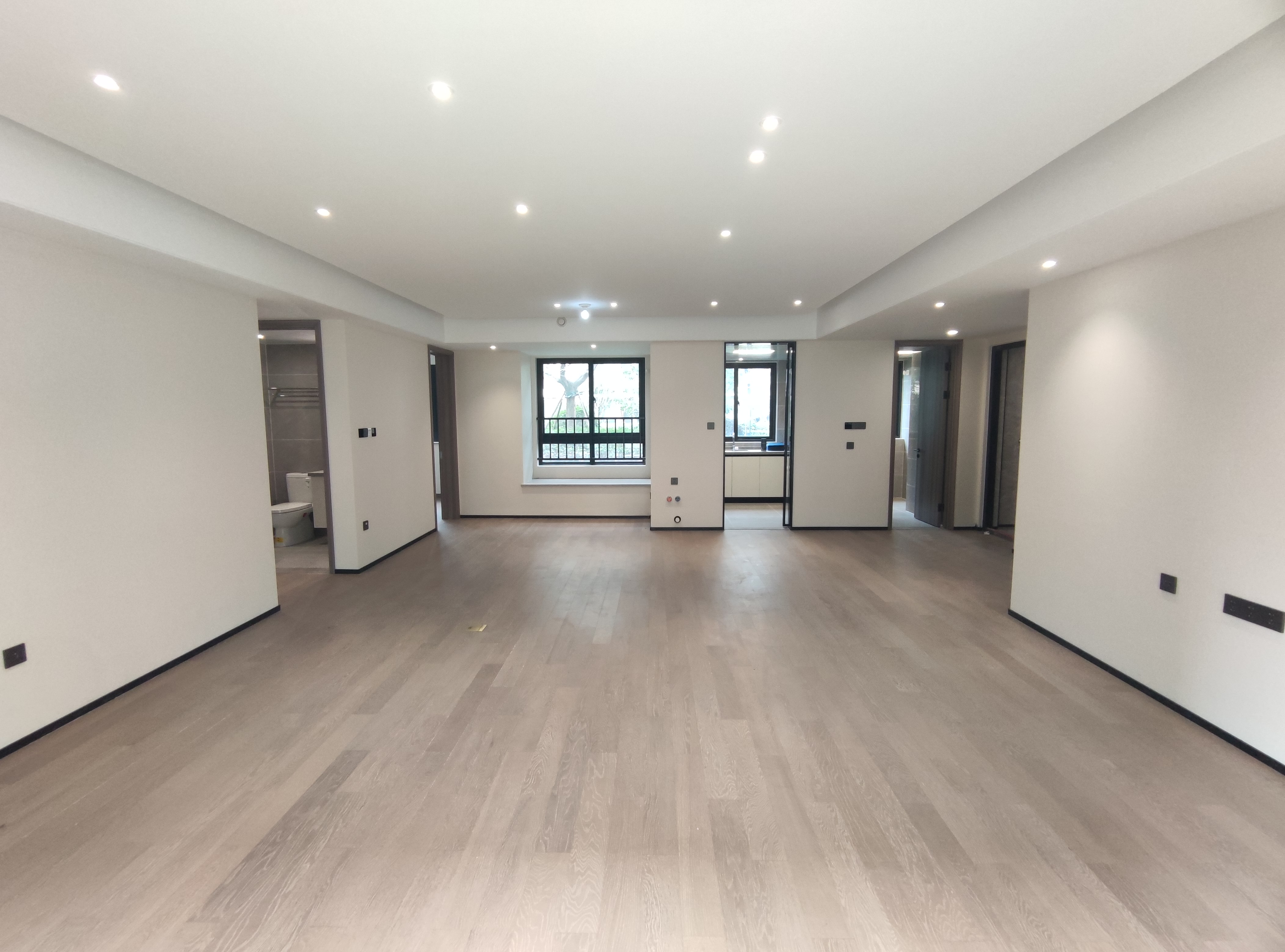 万科翡翠公园 3室2厅2卫 125m&sup2;