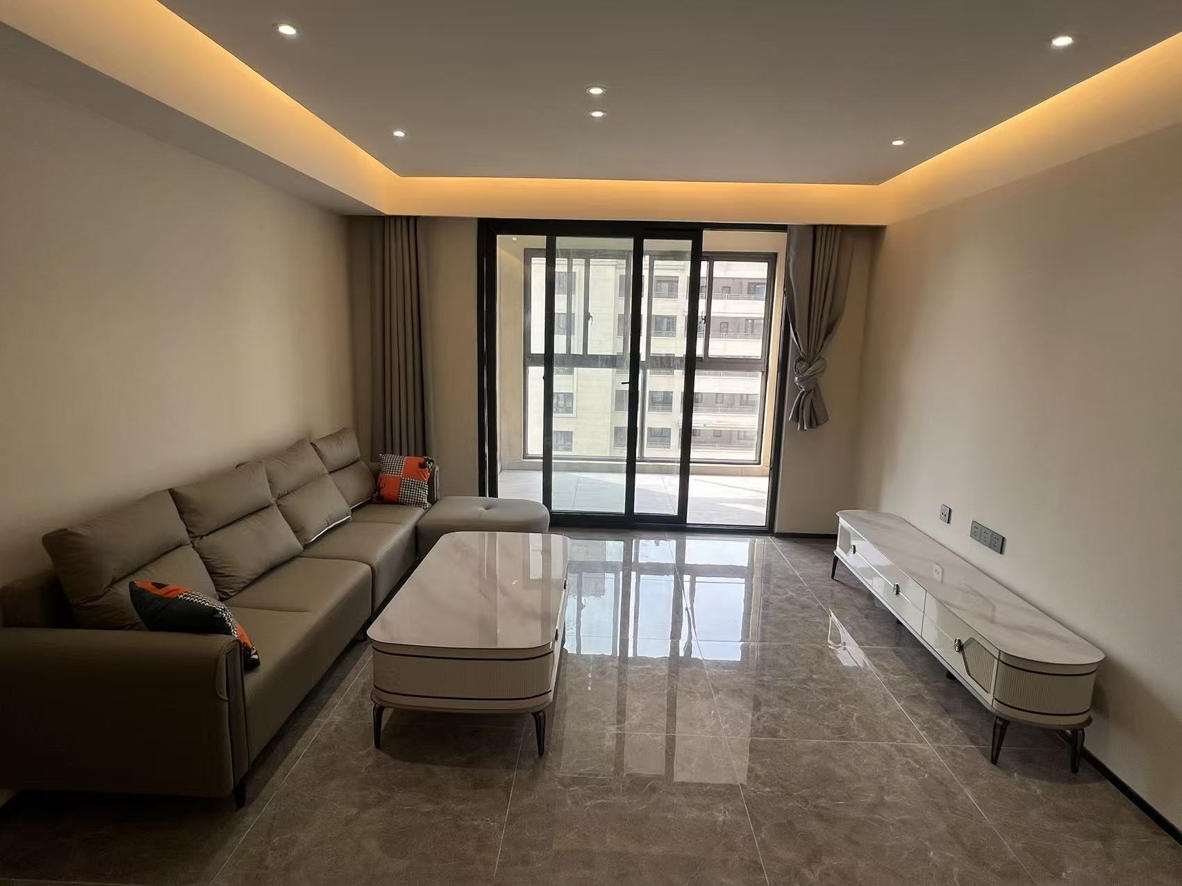 万科有湖(翡翠心湖) 3室2厅2卫 124m&sup2;