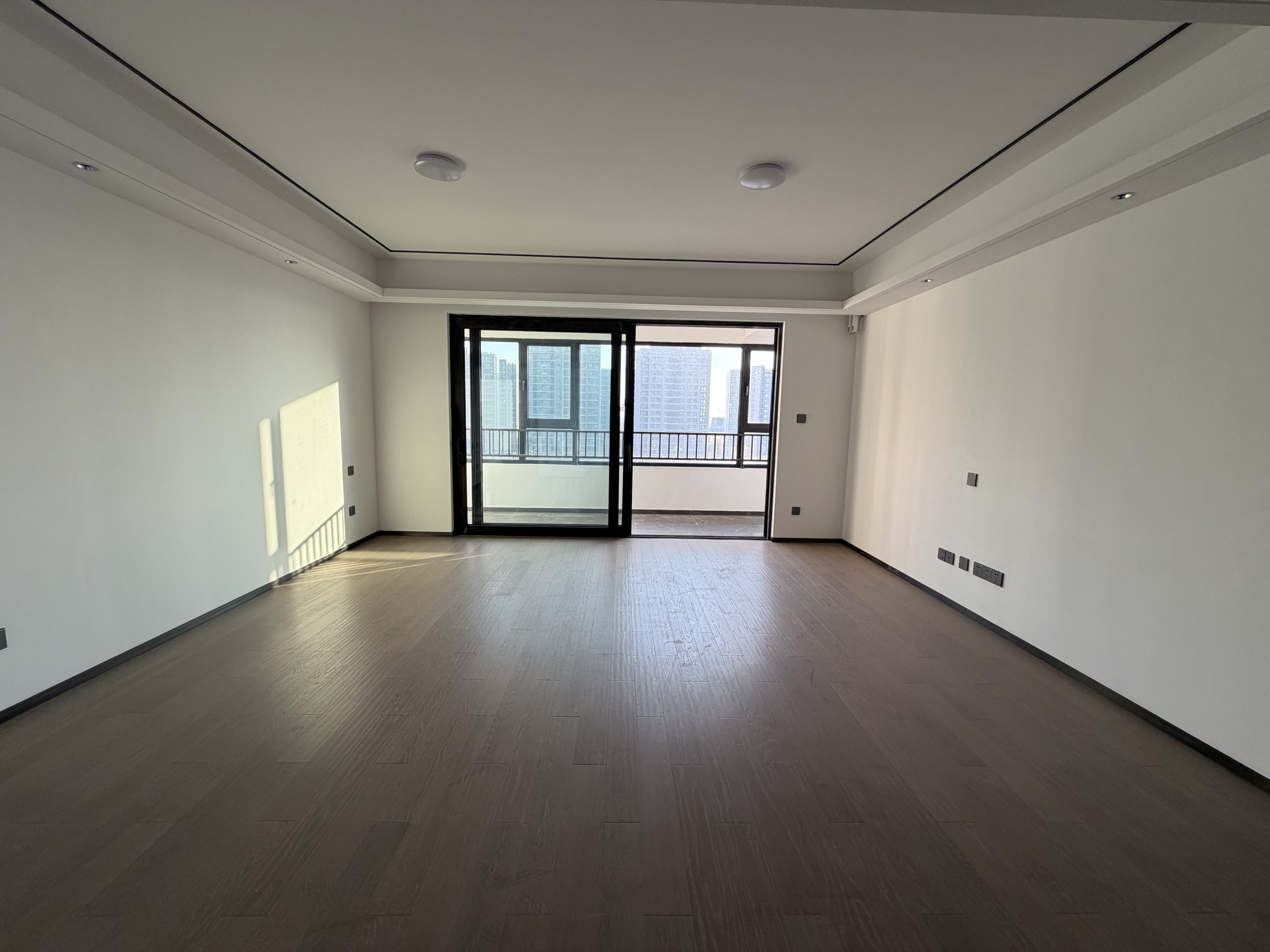 滨江道静园 3室2厅2卫 127m&sup2;