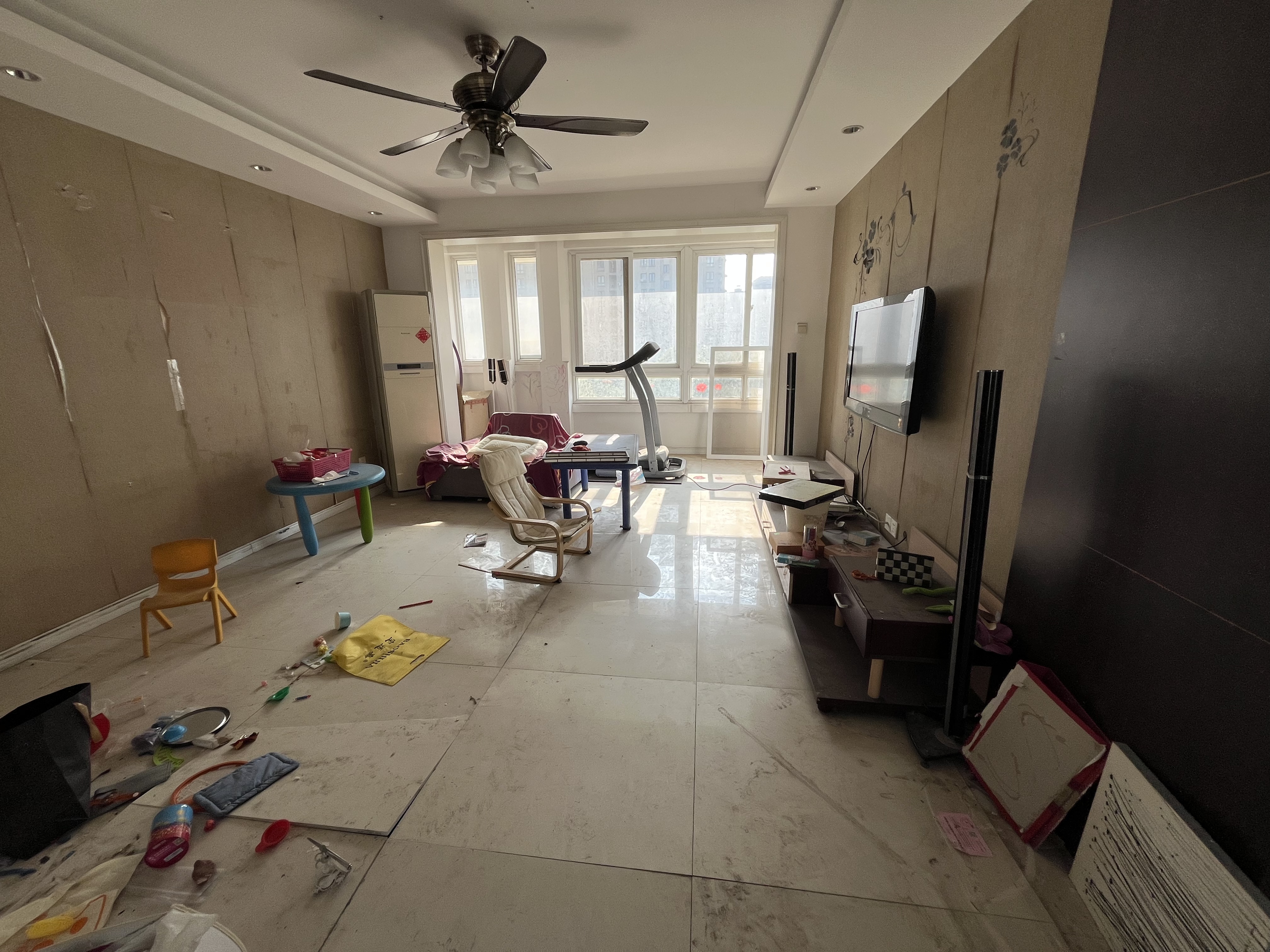 春晖花园 5室2厅2卫 130m&sup2;