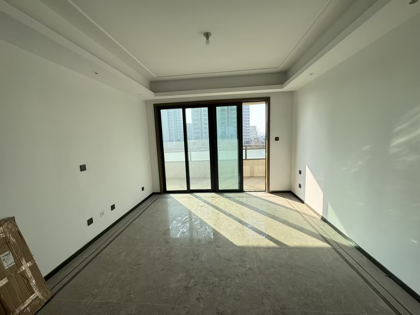 都会沁园 3室2厅2卫 123.17m&sup2;