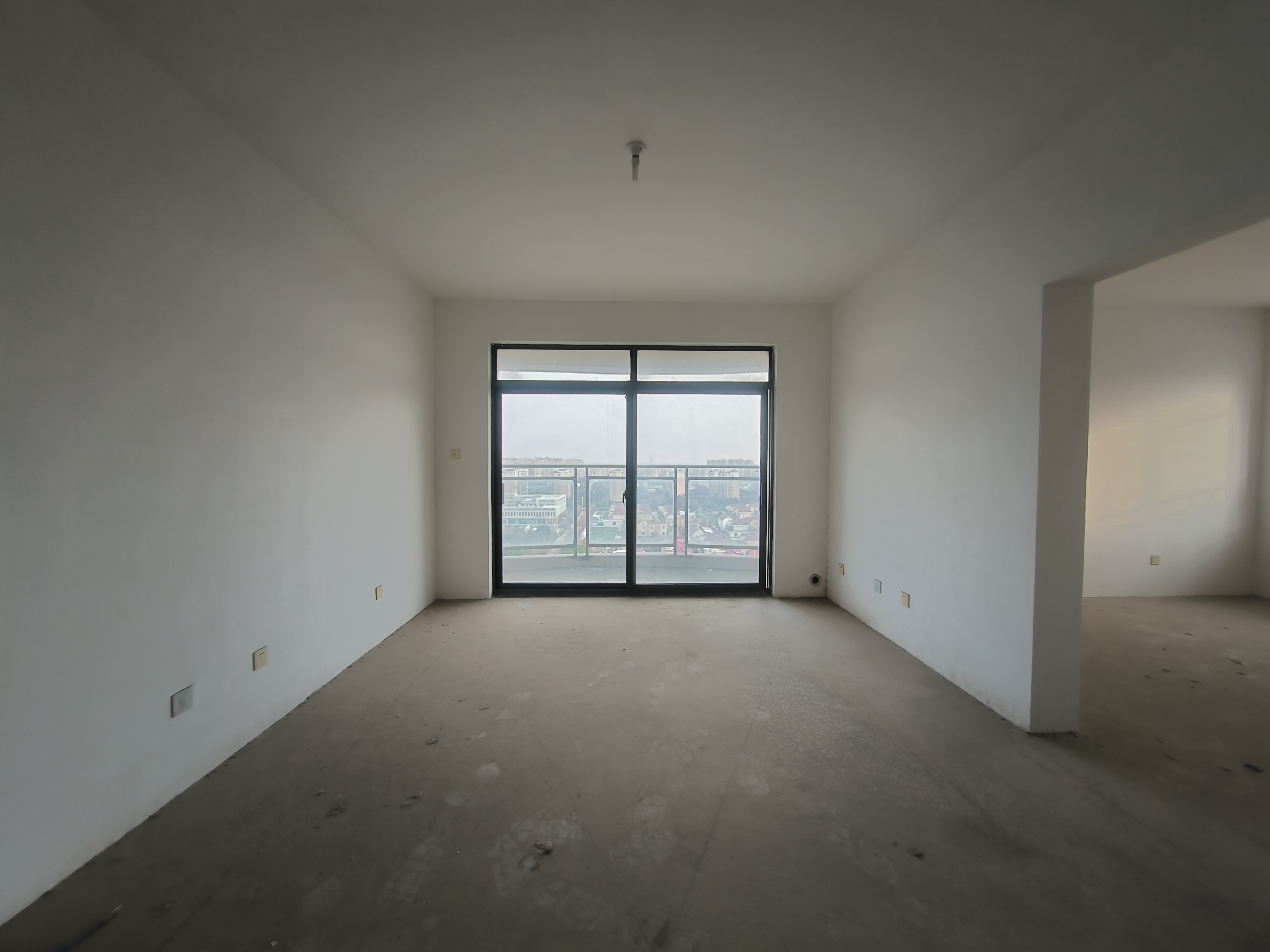 翠湖景苑 3室2厅1卫 107m&sup2;