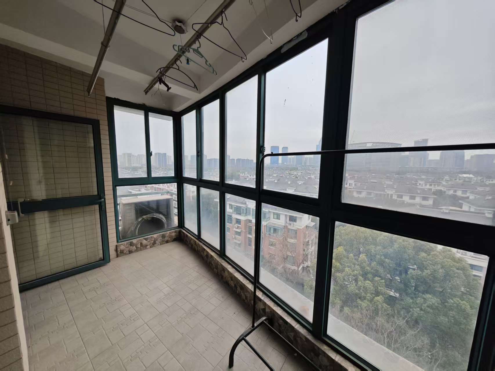 凤凰莱茵苑 3室2厅2卫 145m&sup2;