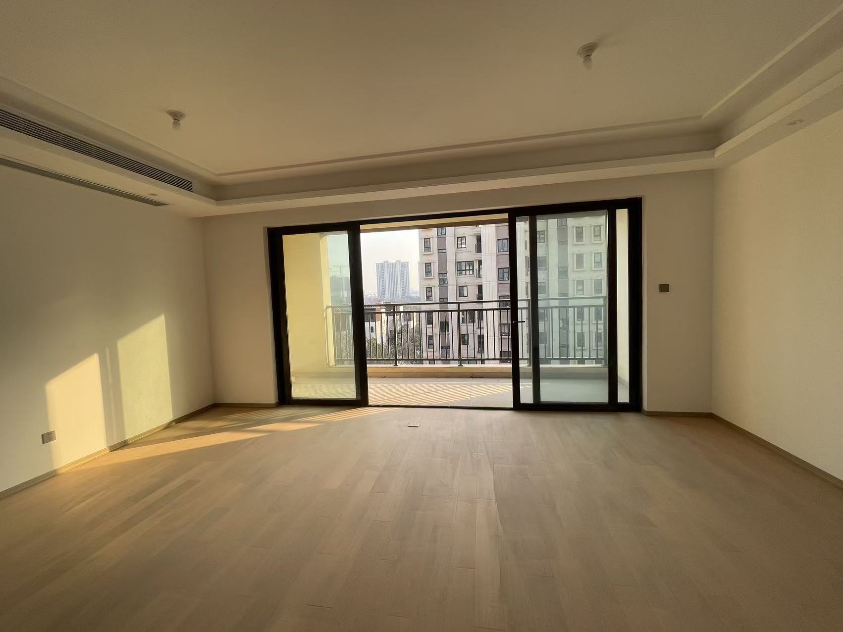 春风南岸东园 4室2厅3卫 167.00m&sup2;