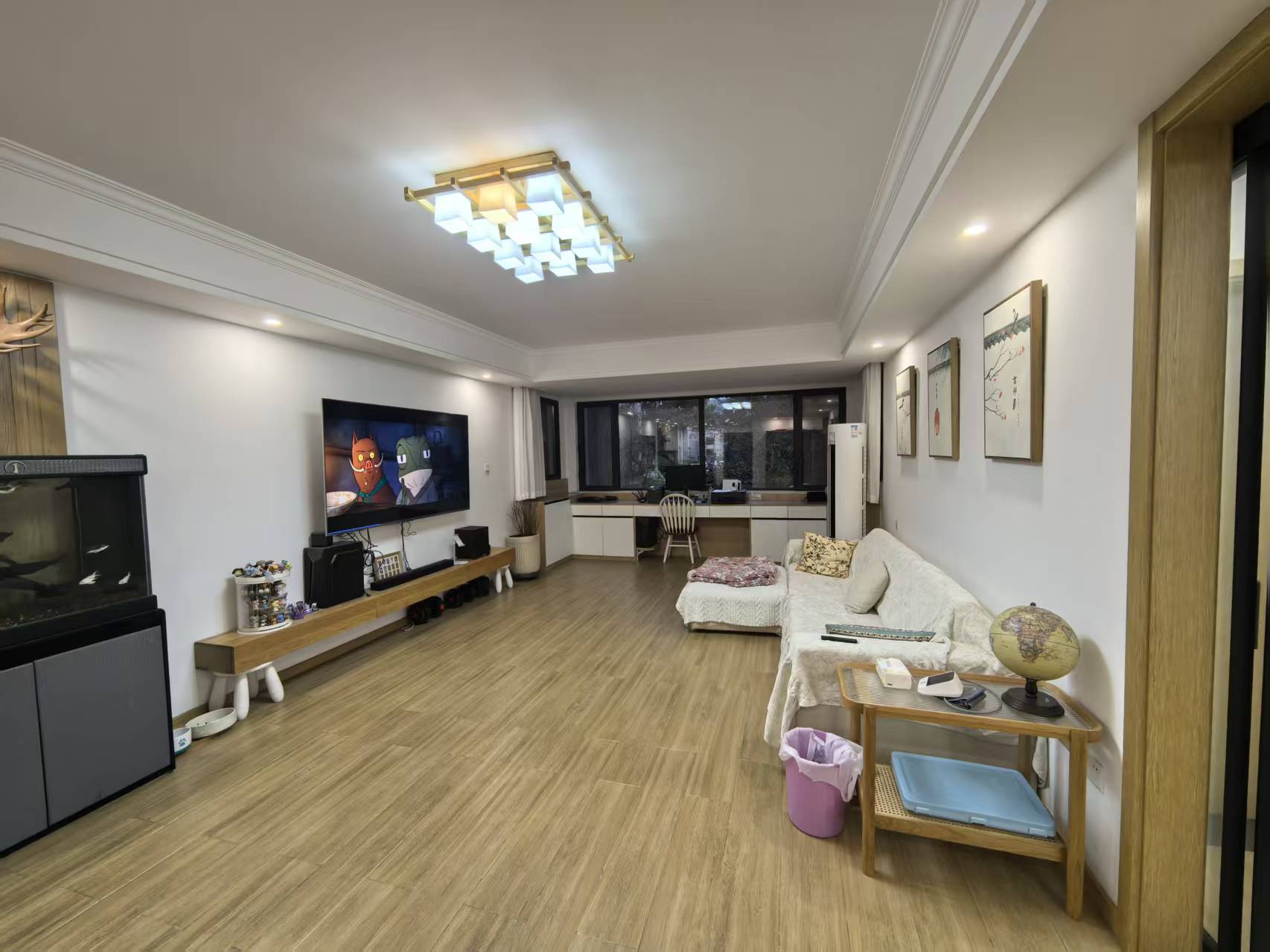 中港城世家 4室2厅2卫 165m&sup2;