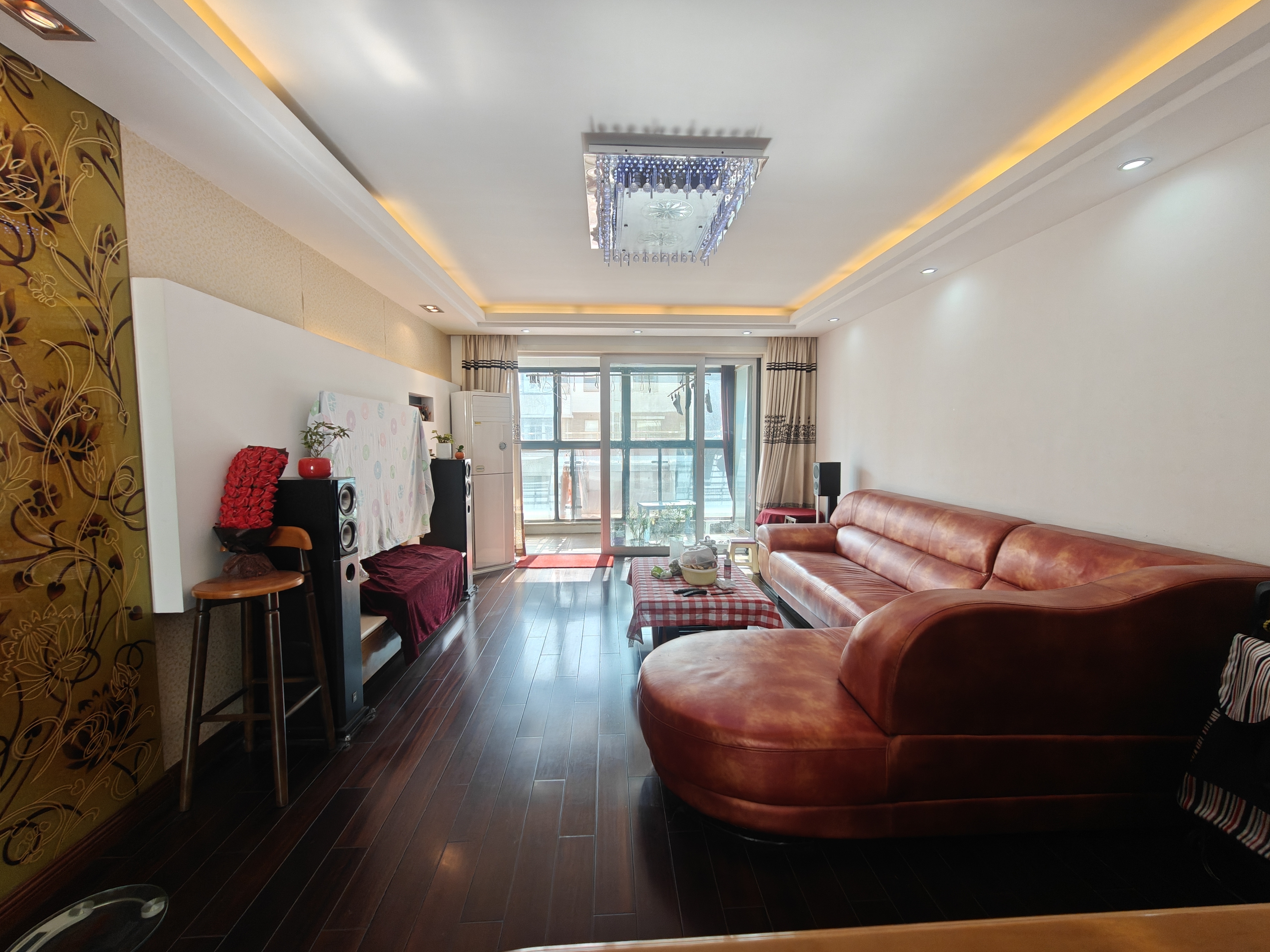 江海名苑南区 3室2厅2卫 145m&sup2;